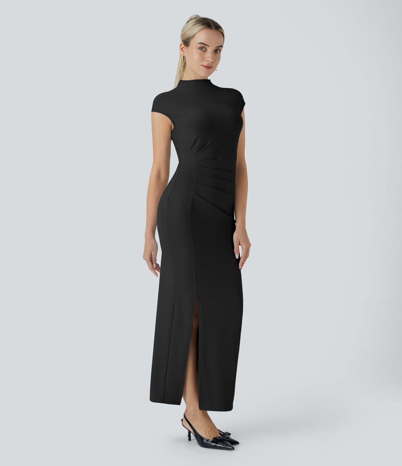 Robe de soirée longue moulante à col montant, boutons dos, manches courtes, fronces et fente