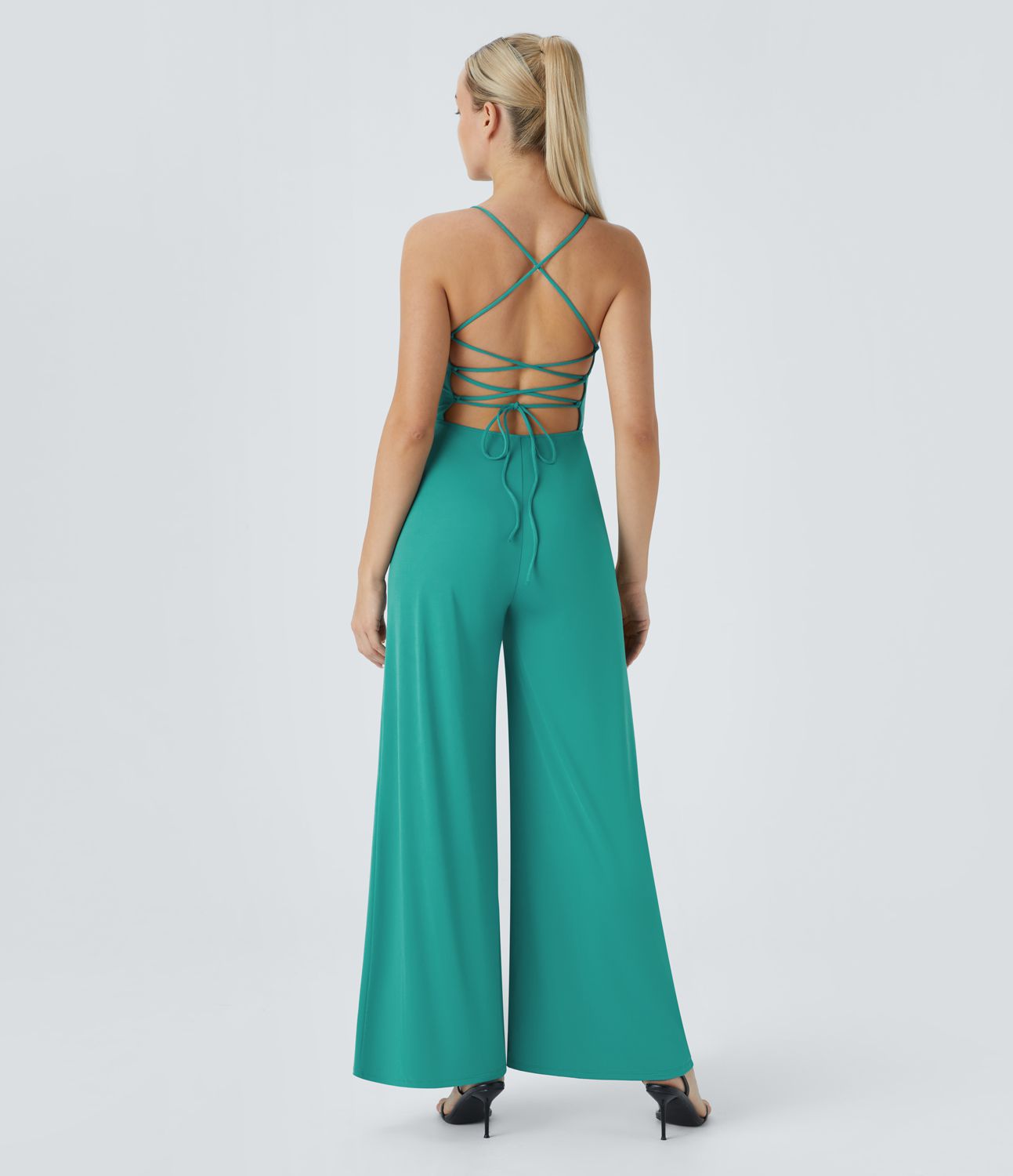 Rückenfreier Jumpsuit mit Wasserfallausschnitt, überkreuzter Schnürung und Unterrock für Brautjungfern und Hochzeitsgäste