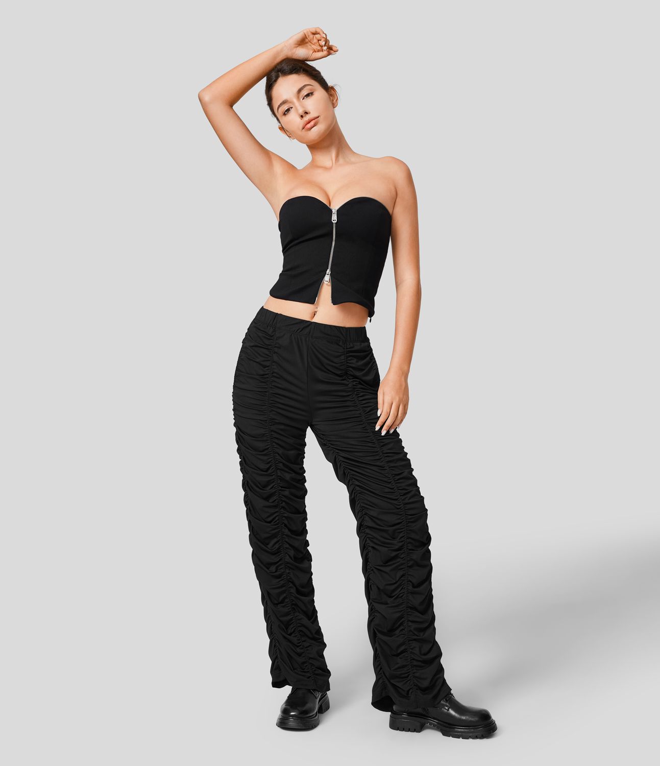 Pantalones casuales de pierna recta fruncidos con bolsillo lateral de talle medio