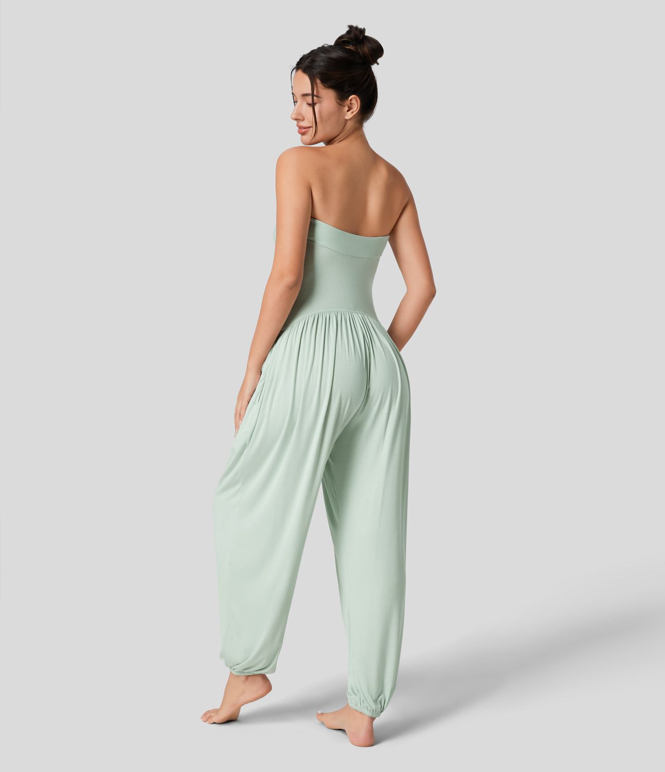 Ολόσωμη φόρμα με ραβδωτό σωλήνα, χωρίς πλάτη και πλαϊνή τσέπη, σε casual στιλ