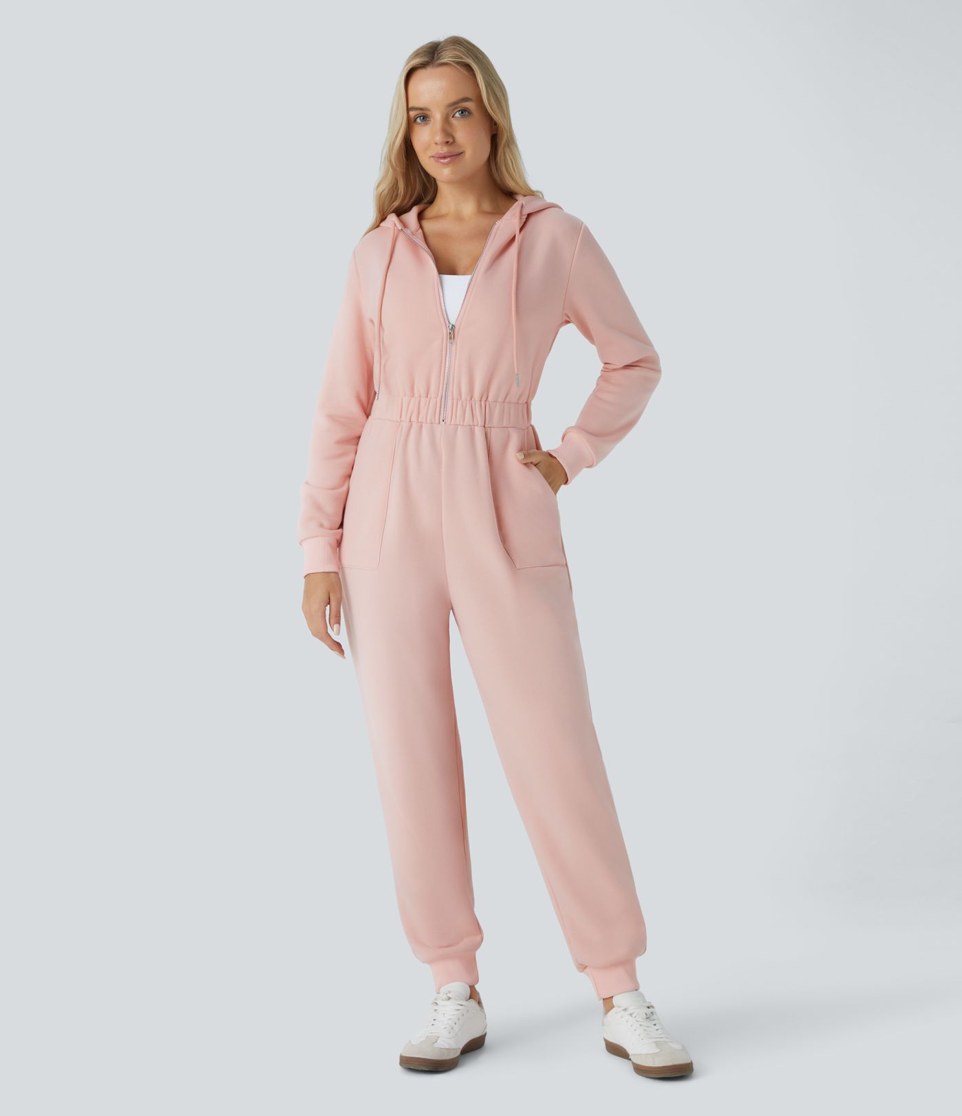 Lässiger Jogger-Jumpsuit aus Fleece mit Kapuze, halbem Reißverschluss, langen Ärmeln und Seitentaschen