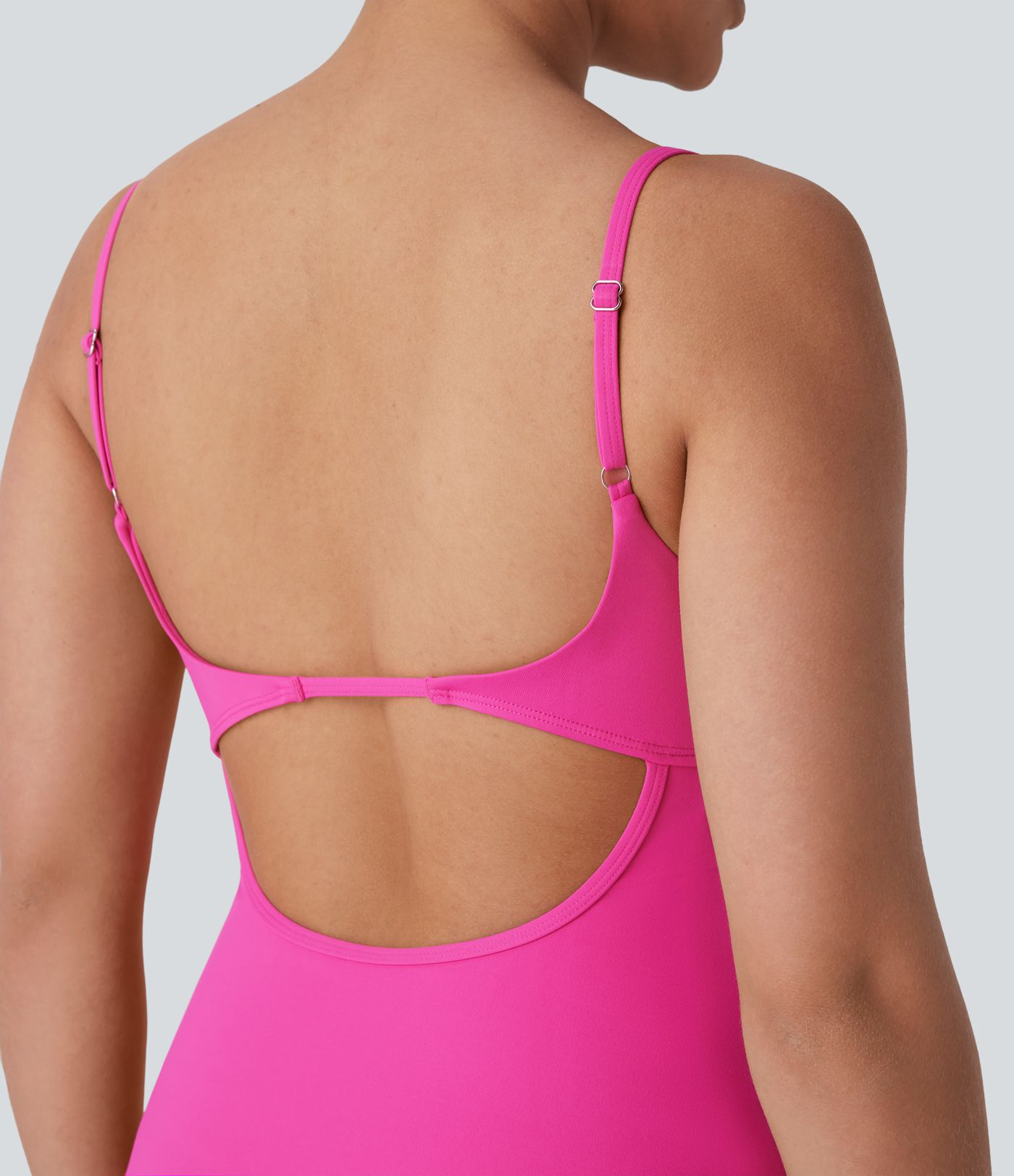 Rückenfreies 2-in-1 Pickleball-Slip-Minikleid mit Seitentaschen, verstellbaren Trägern und Schlitz