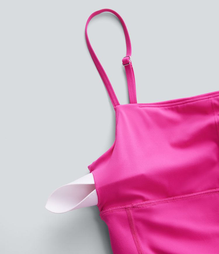 Rückenfreies 2-in-1 Pickleball-Slip-Minikleid mit Seitentaschen, verstellbaren Trägern und Schlitz