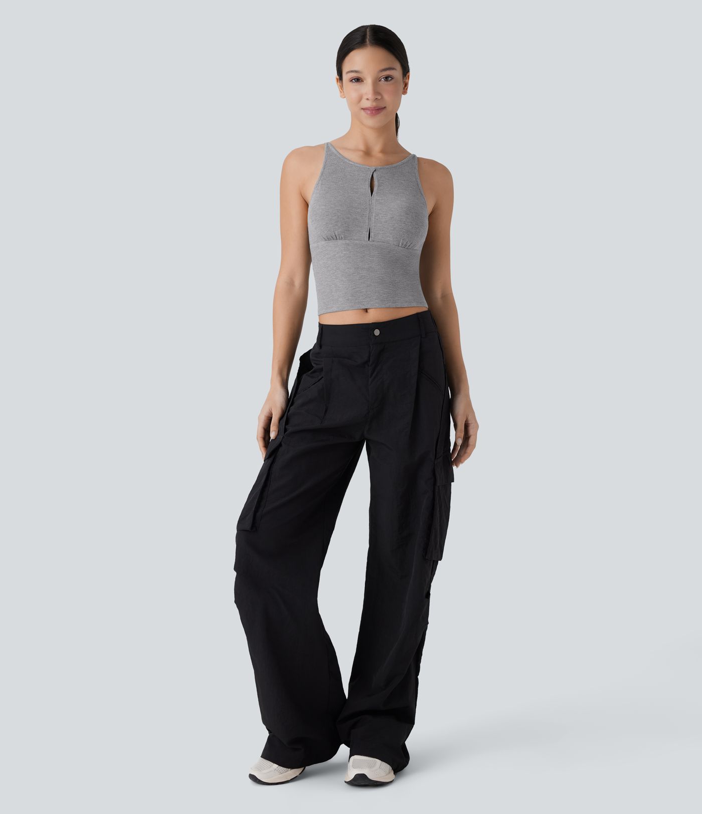 Hochelastisches, hautfreundliches, rückenfreies Yoga-Tanktop mit Rundhalsausschnitt, verstellbaren Trägern und Cut-Outs