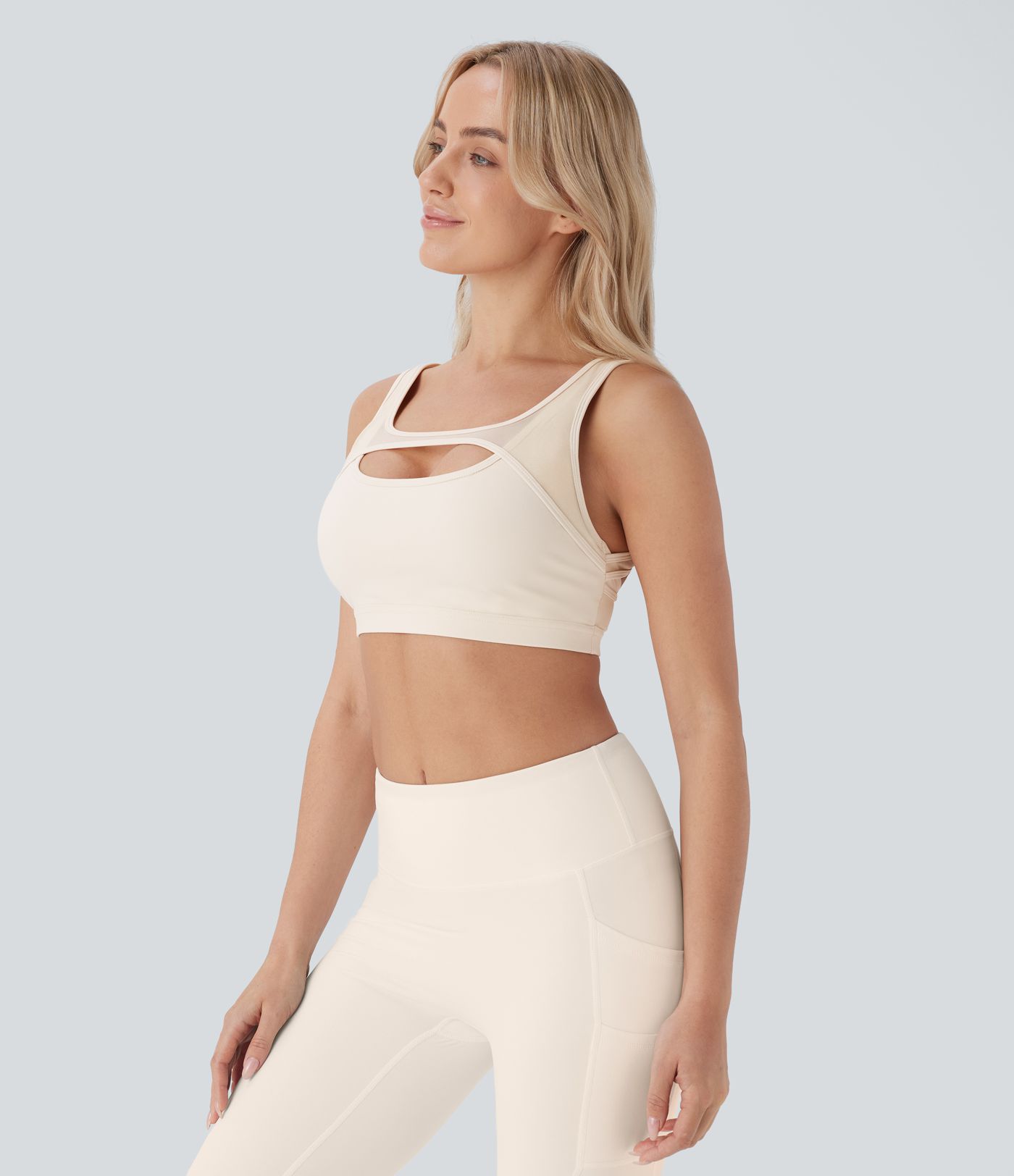 Softlyzero™ Plush - Rückenfreier Yoga-Sport-BH mit leichtem Support und kontrastierendem Mesh