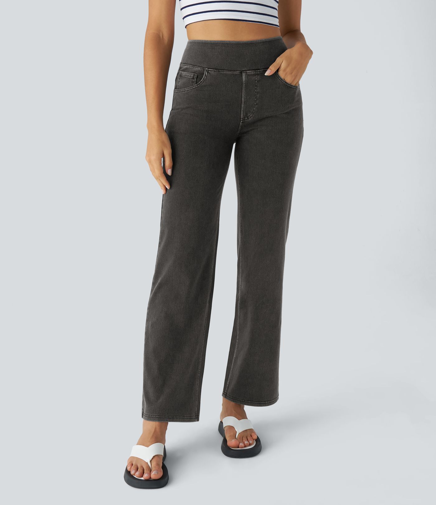 Halara Flex™ Mom Jeans aus elastischem Denim im 5-Pocket-Style mit hohem Bund und geradem Bein