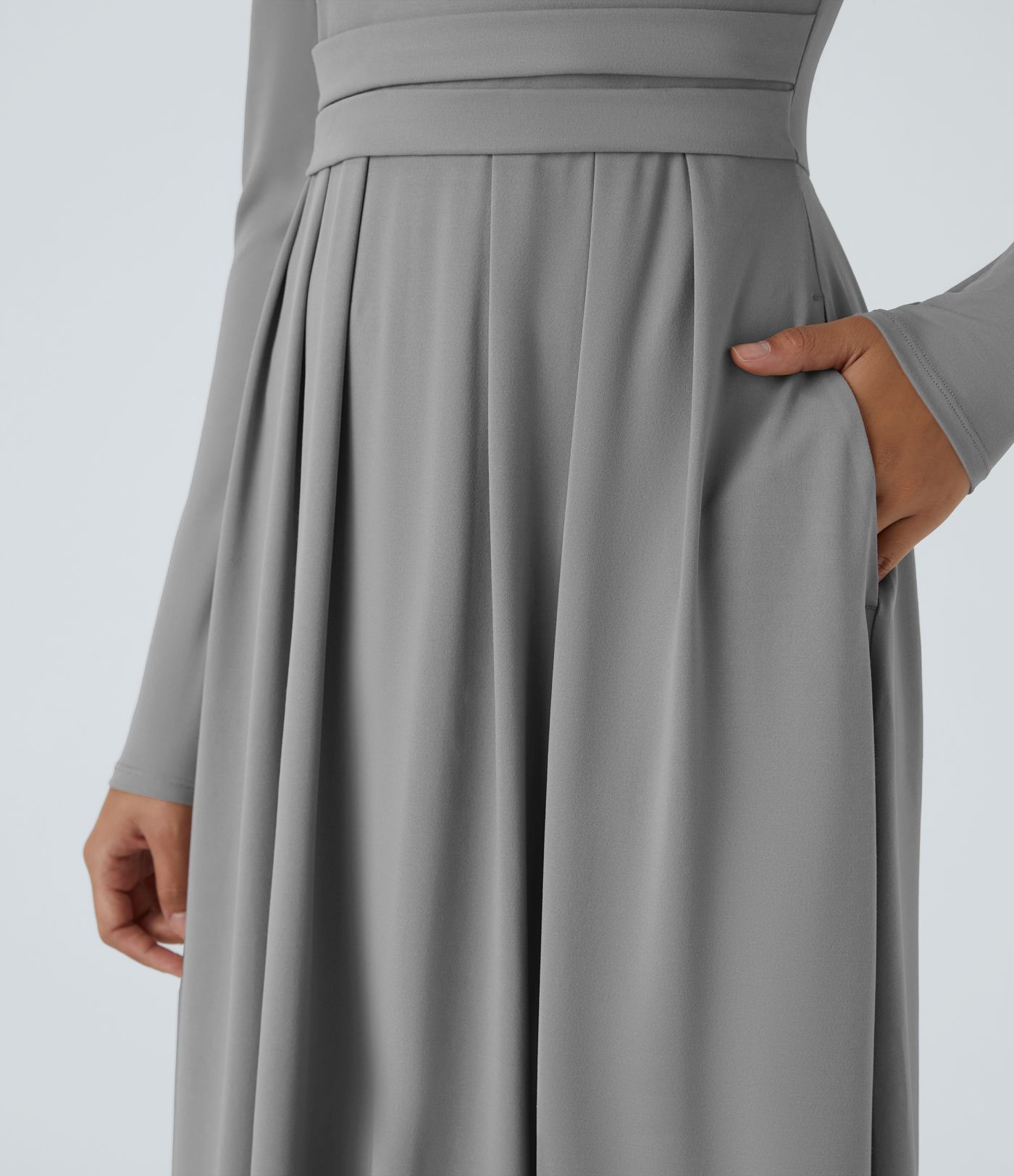 Mock-neck långärmad maxiklänning med ficka och vid passform för casual tillfällen