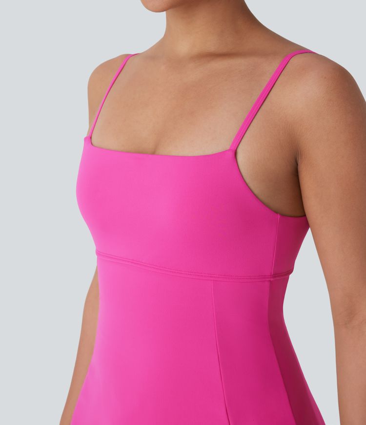 Rückenfreies 2-in-1 Pickleball-Slip-Minikleid mit Seitentaschen, verstellbaren Trägern und Schlitz