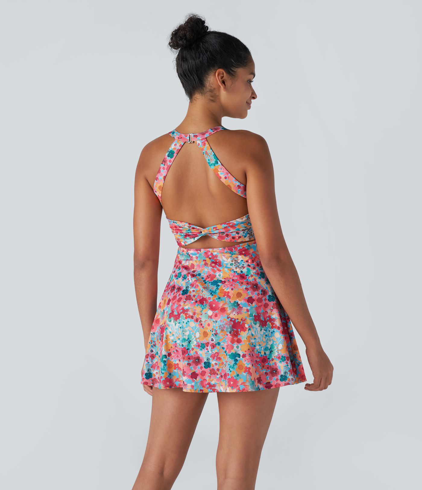 Rückenfreies Pickleball-Aktivkleid mit gedrehtem Blumendruck – Easy Peezy Edition
