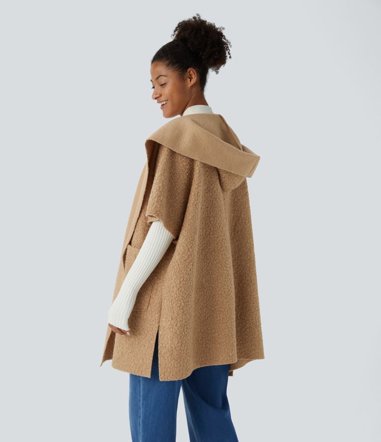 Chaqueta peluche capucha manga corta bolsillo lateral abertura cascada