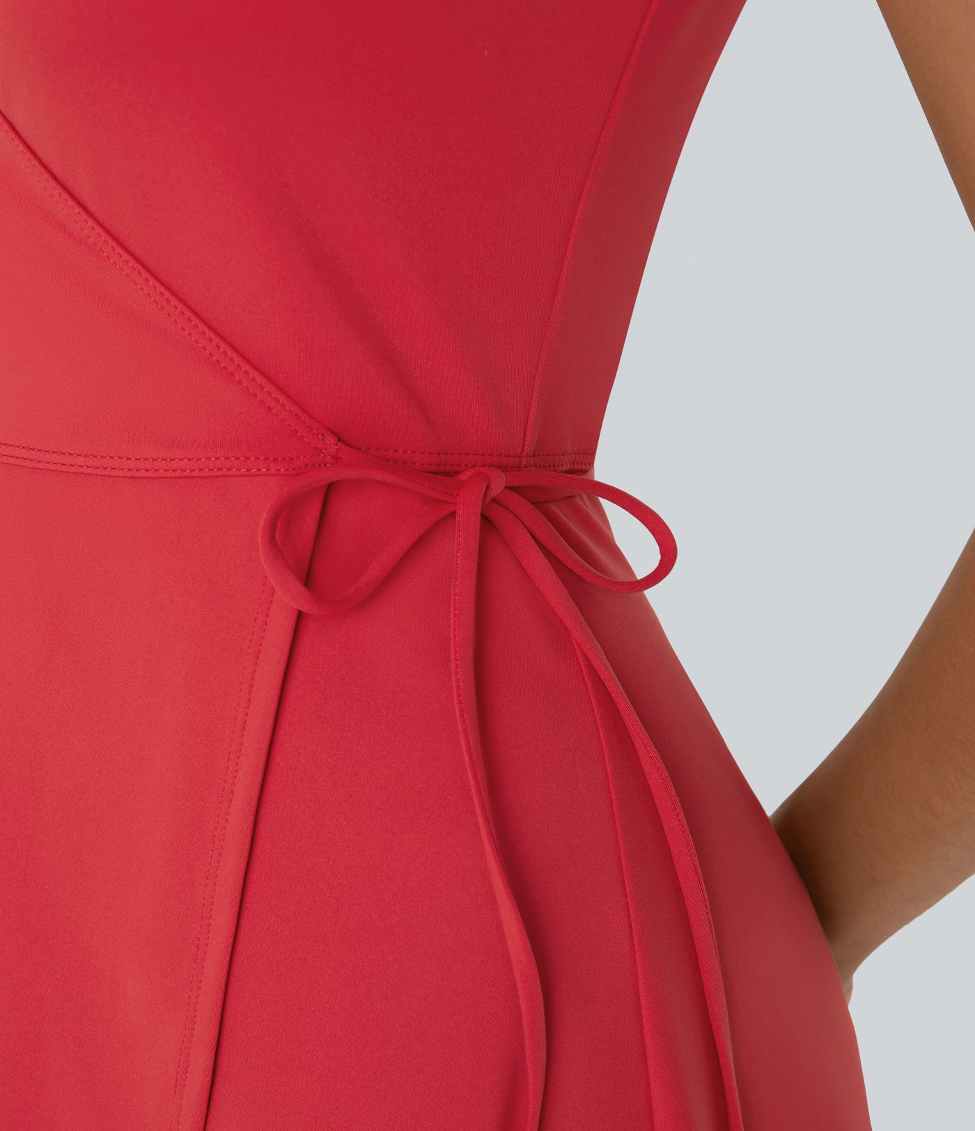 Lässiges Minikleid mit V-Ausschnitt und seitlicher Schnürung