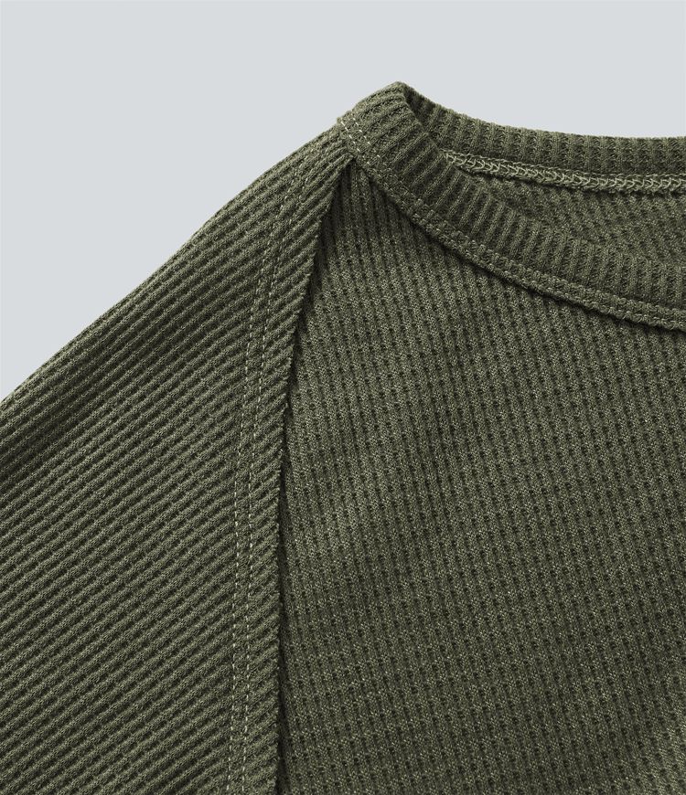 Vestido sudadera gofre cuello barco manga raglán ojal del pulgar abertura