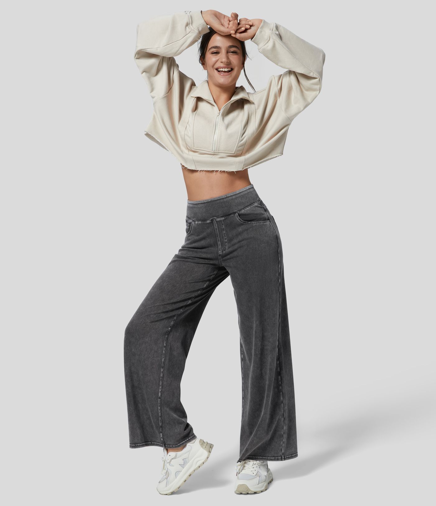 Halara Flex™ Denim jeans with high-rise elastic waist and loose fit with multiple pockets