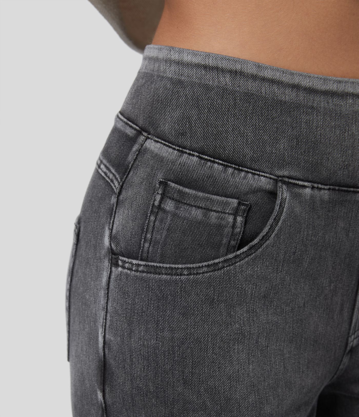 Halara Flex™ Denim jeans with high-rise elastic waist and loose fit with multiple pockets