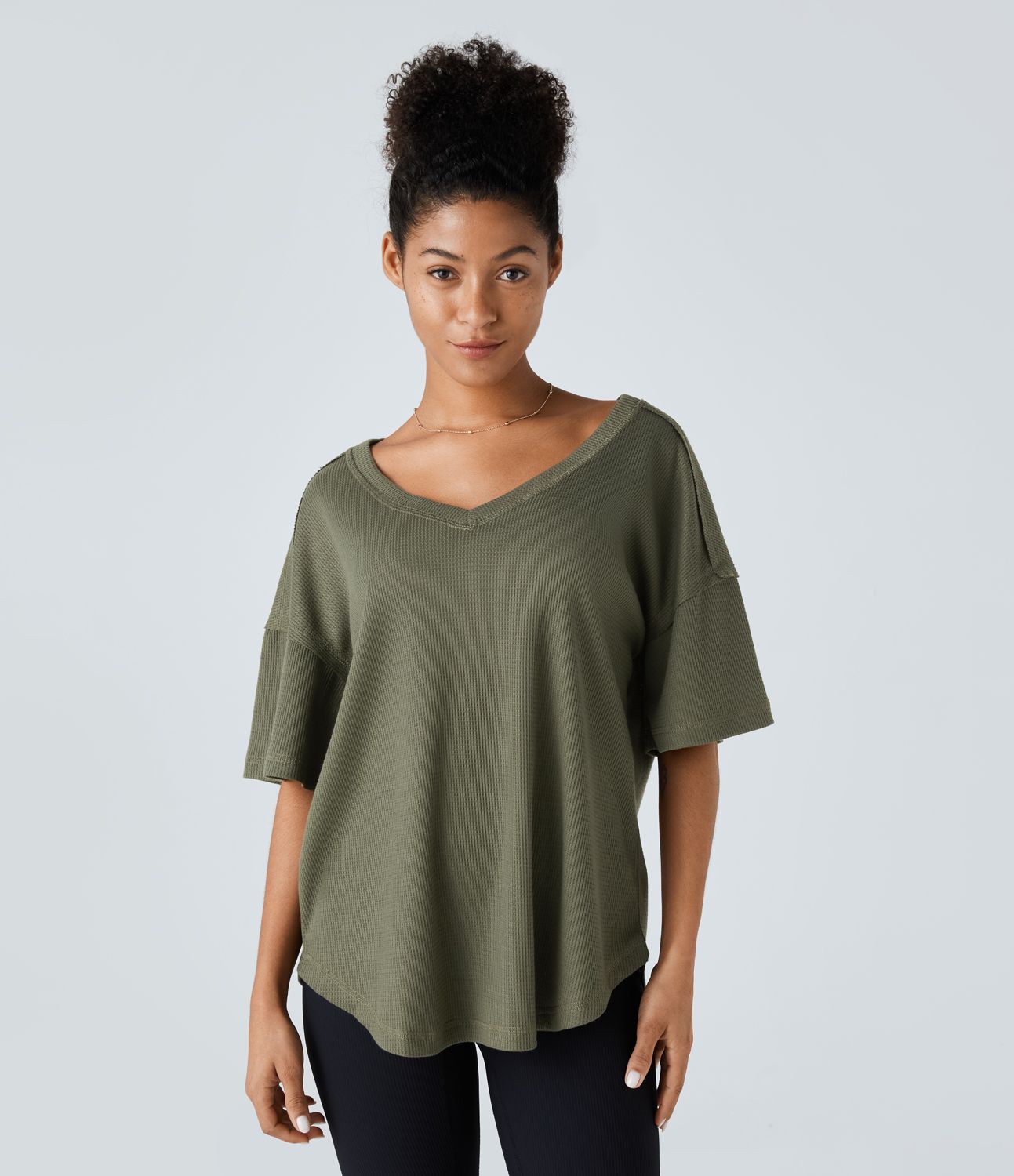 V-neck drop-shoulder curved hem relax waffle casual t-shirt