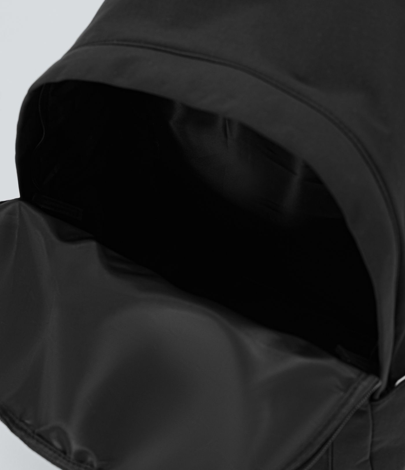 Ryggsäck med Halara-logotyp