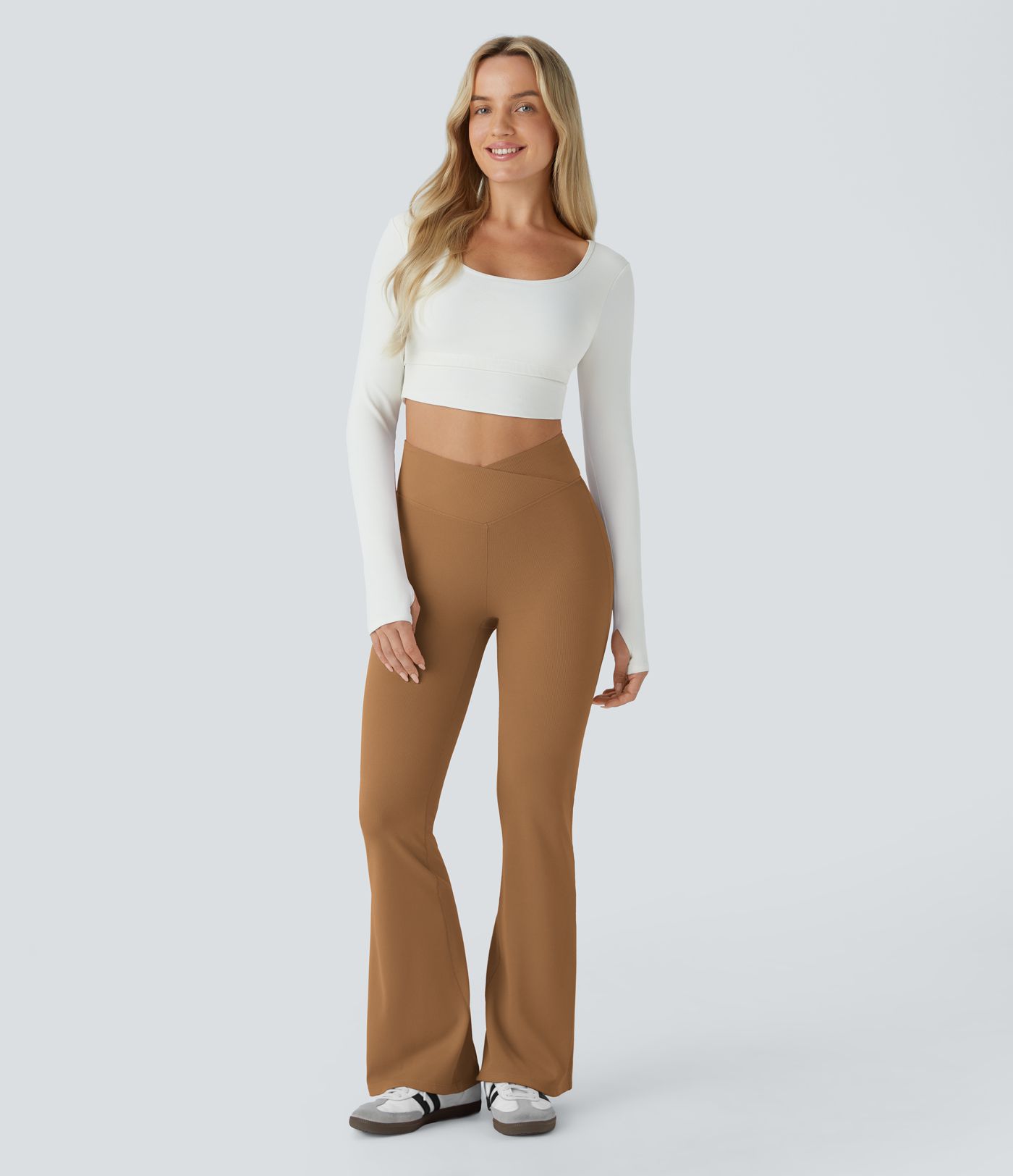 Ristatud kõrge vöökohaga taskutega vabaaja püksid