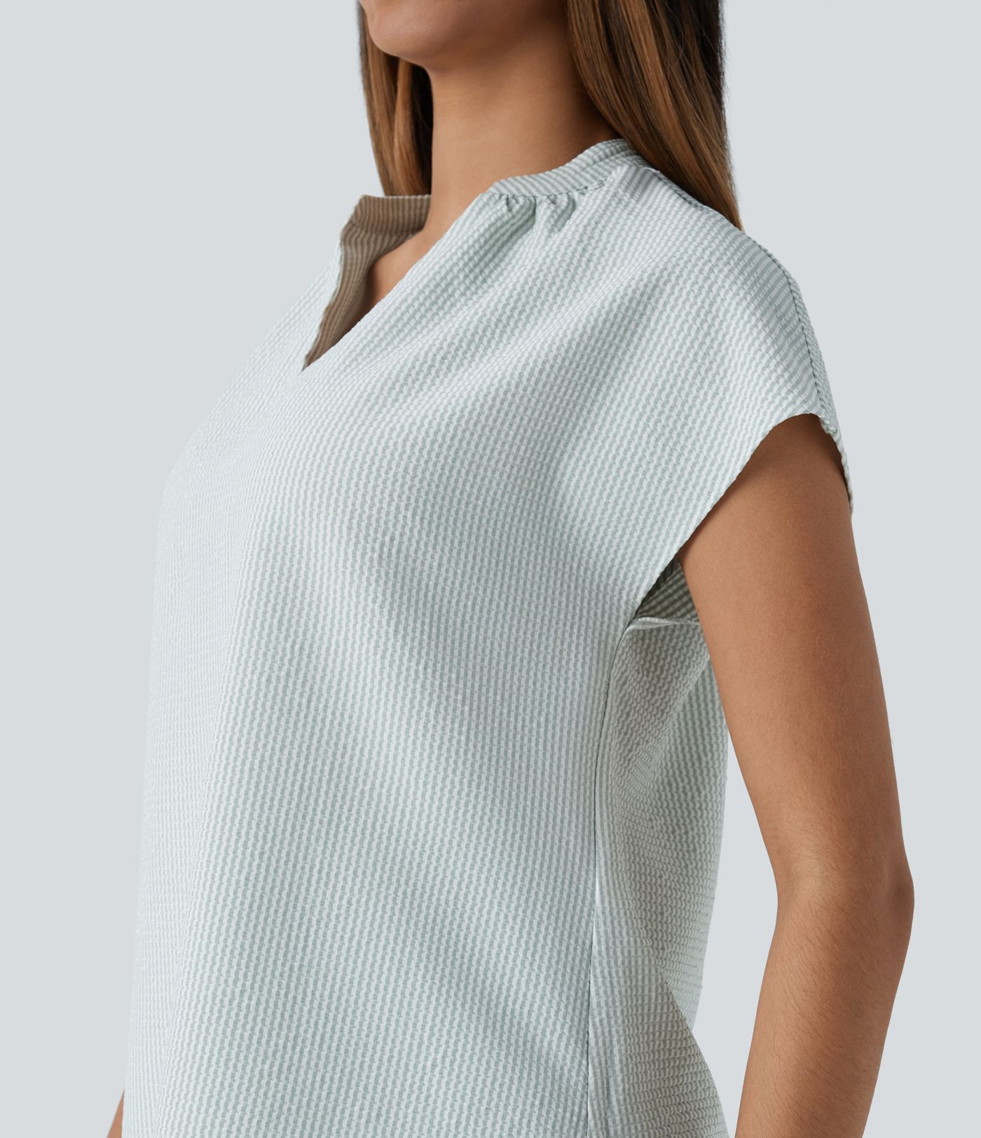 Blusa rayas dobladillo curvo manga corta cuello V