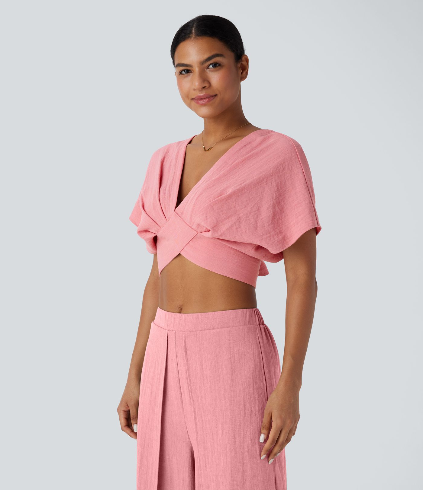 Top Court Aspect Lin à Col V, Manches Courtes, Dos Nu avec Attache et Ourlet Croisé