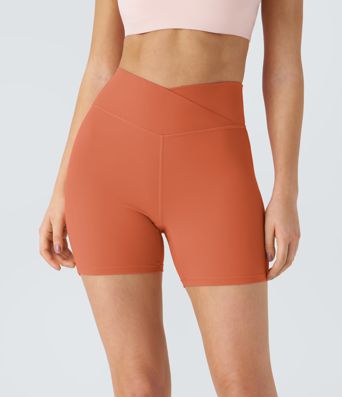 Softlyzero™ Plush Crossover-Yoga-Shorts mit hohem Bund, Scrunch