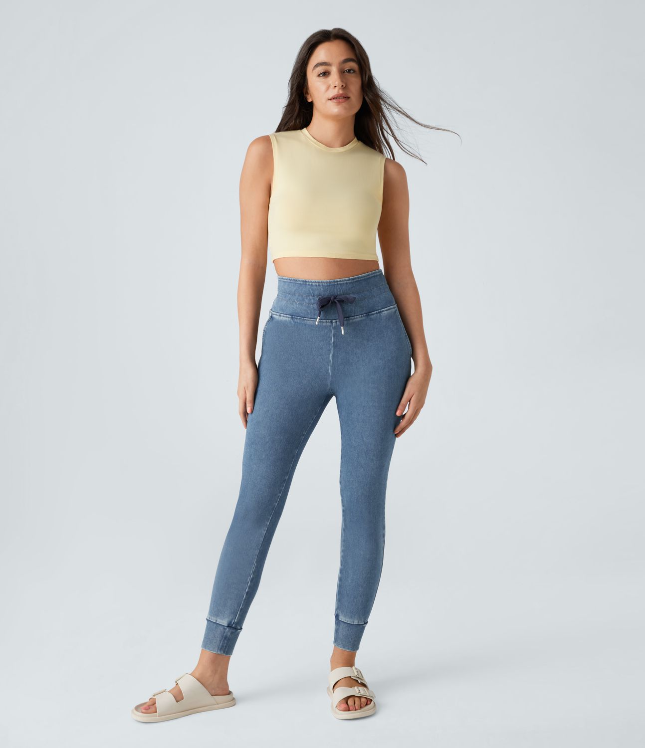 Jeans Halara Flex™ Denim elásticos ajustables de tiro alto descolorido y bolsillos