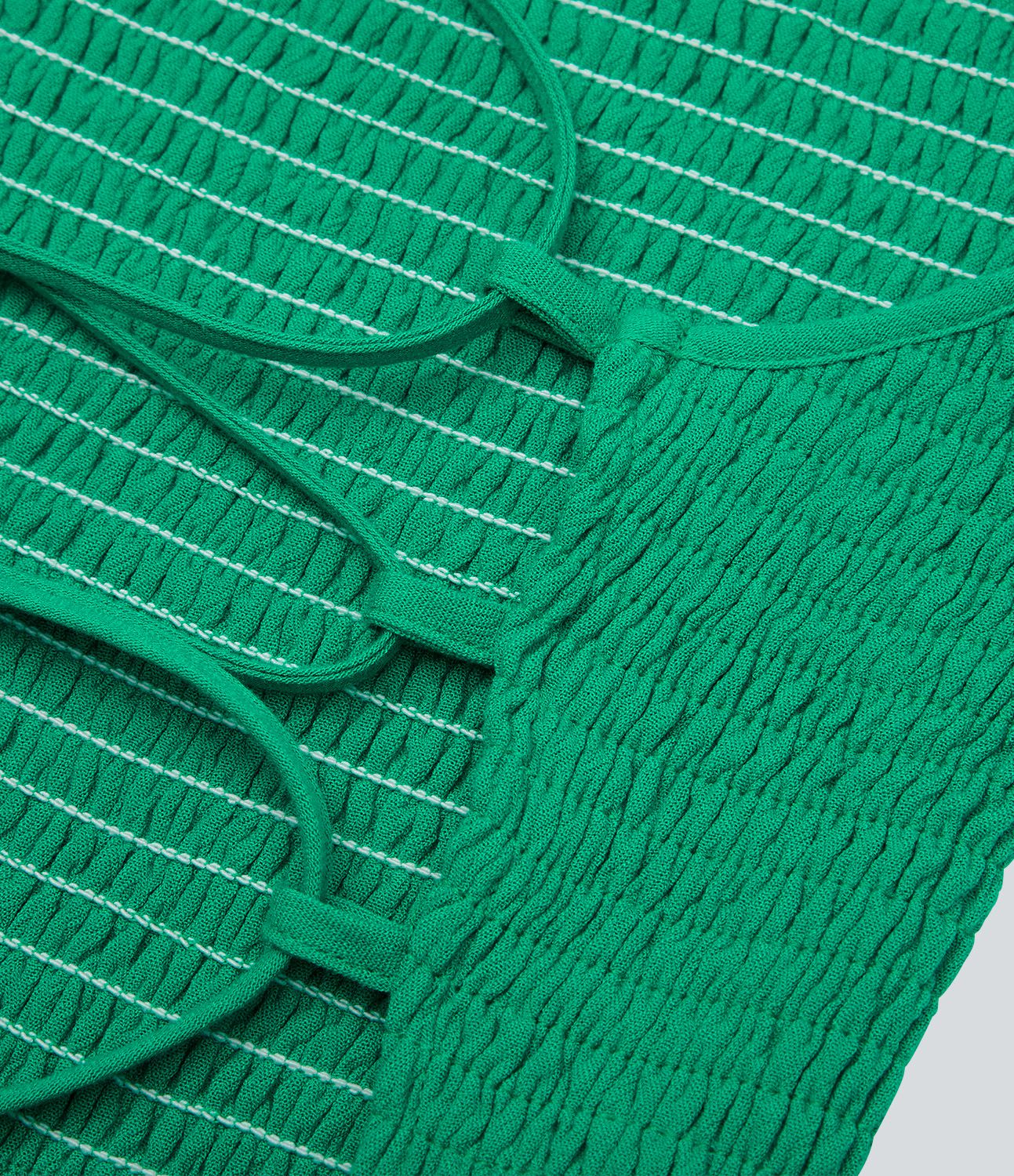 Robe Casual Mini Sensation Lin à Dos Nu Croisé Bretelles Ajustables Froncée Plissée et Fluide 