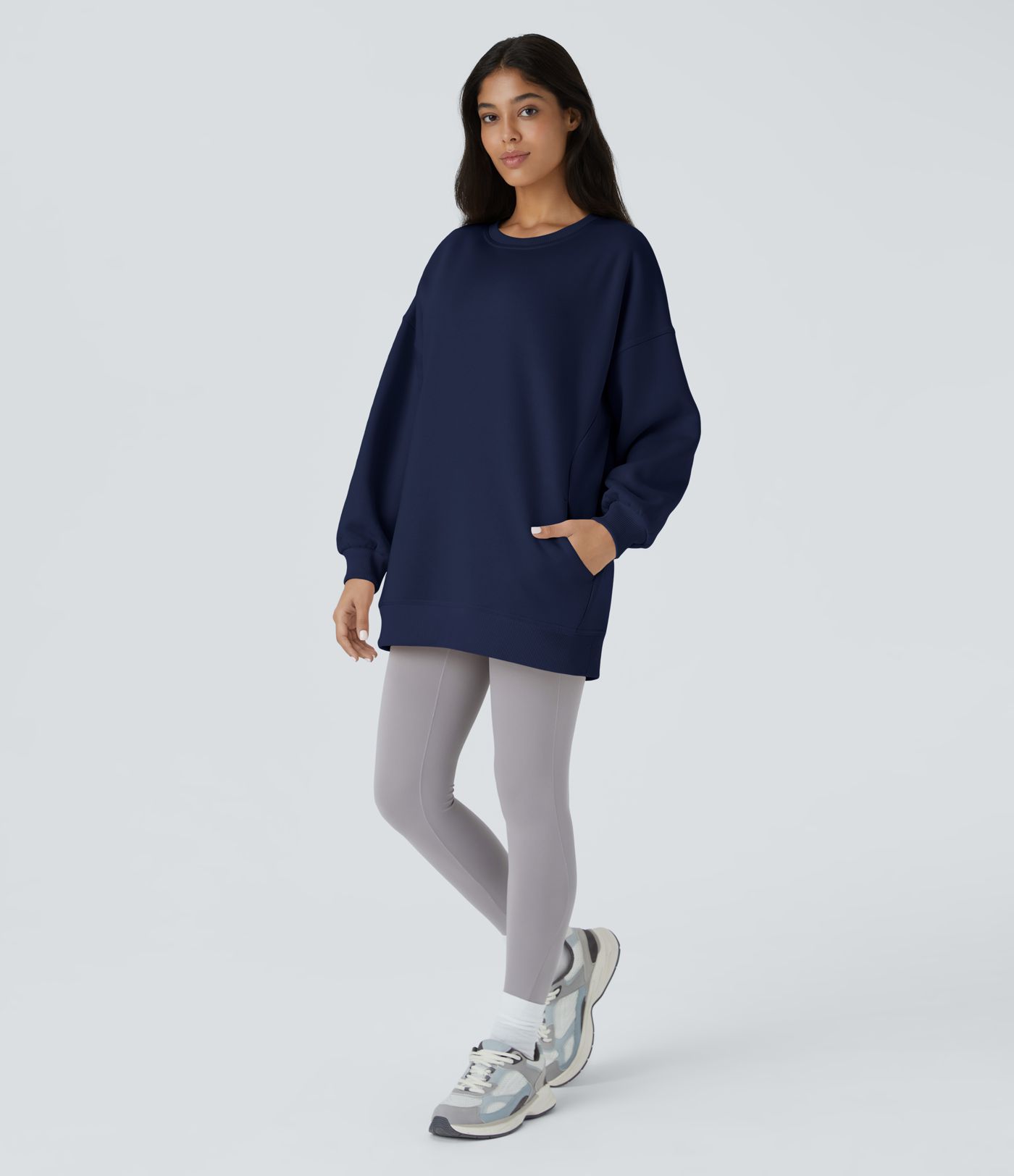 Sweat-shirt déstructuré en polaire oversize à manches longues et rondes avec poche