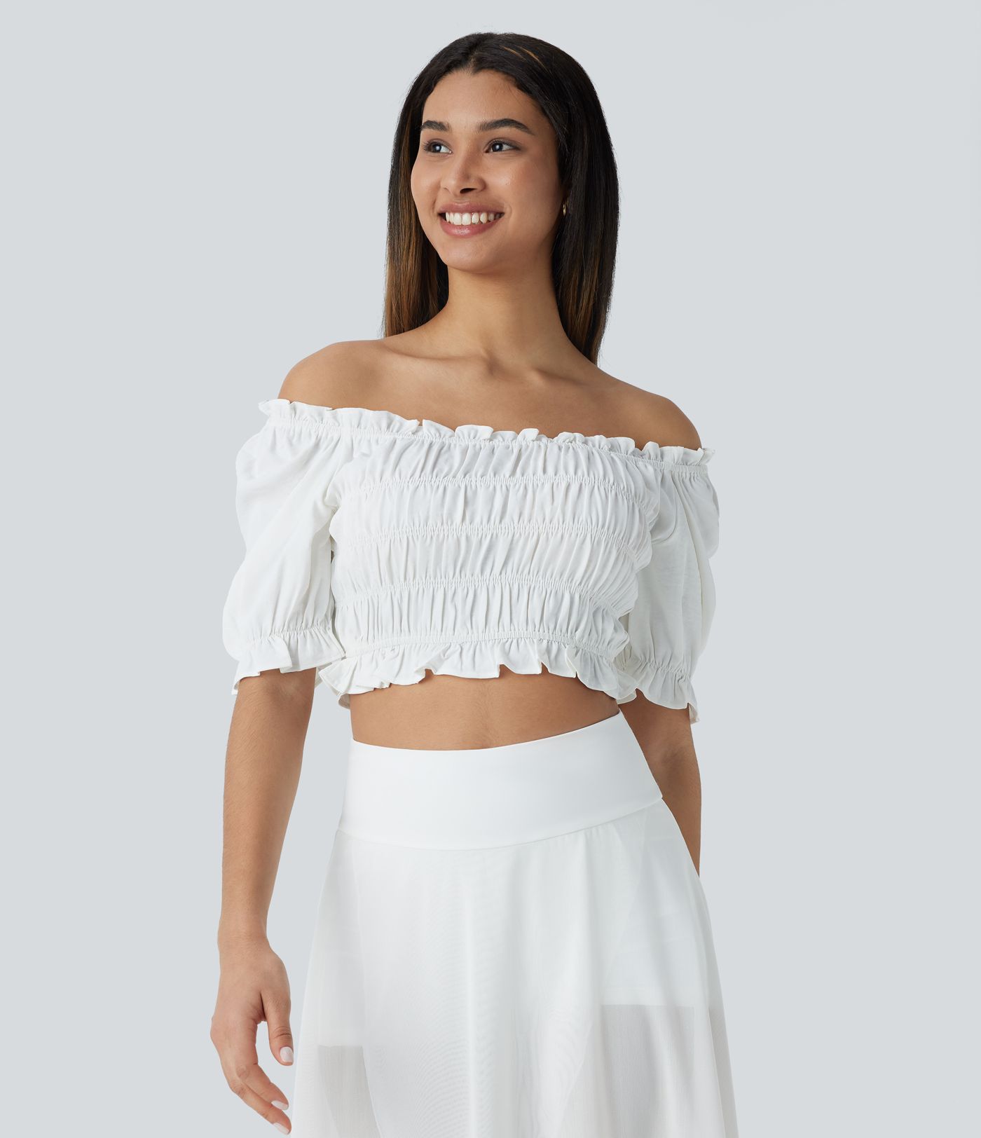 Lässiges, kurzes Oberteil mit U-Ausschnitt, Puffärmeln, Rüschen und gerafftem Saum
