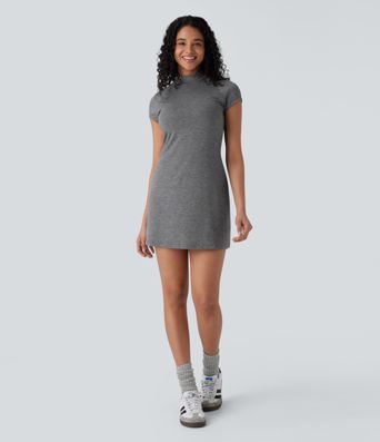 Vestido mini ajustado cuello alto manga corta