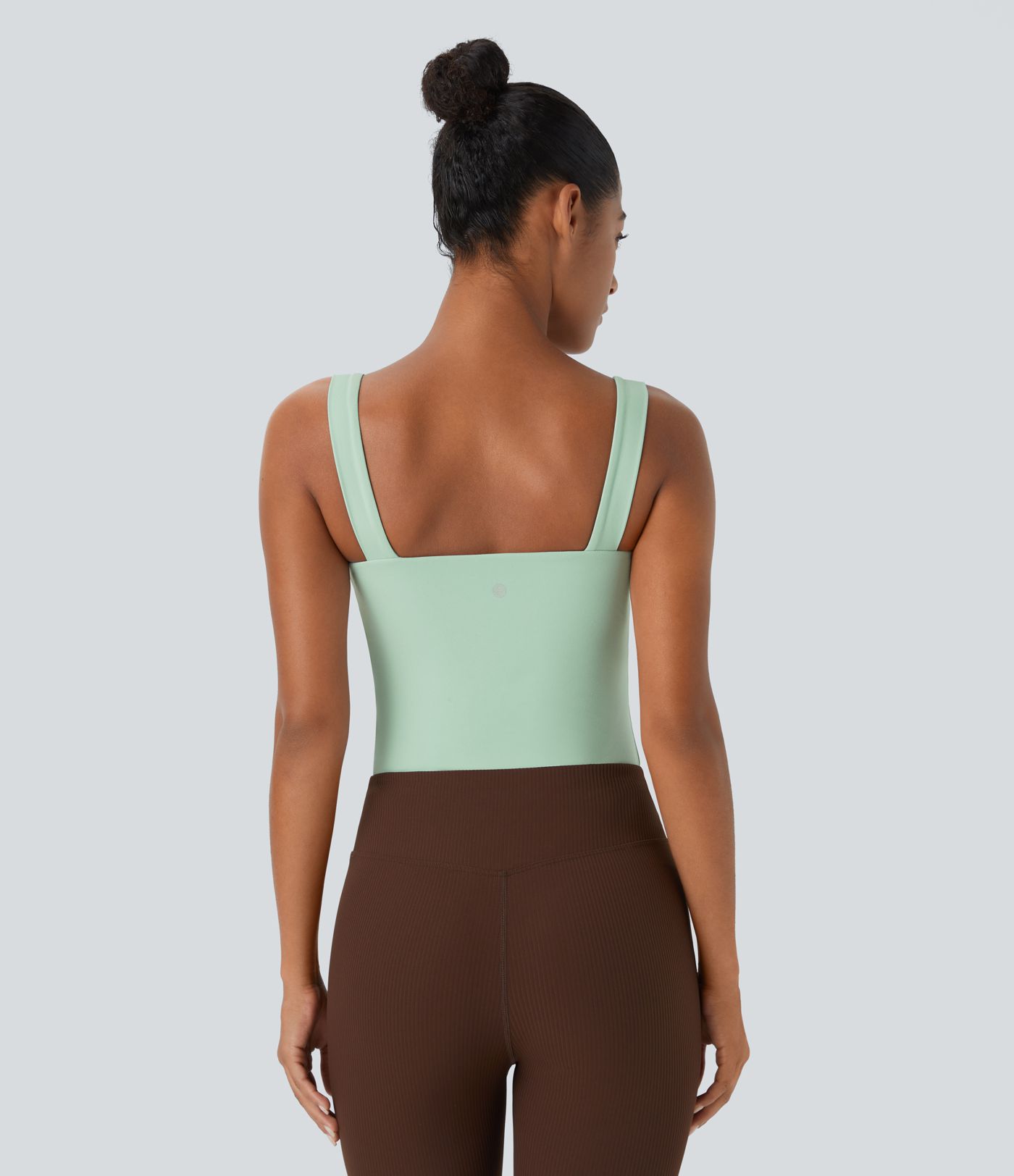 Body Softlyzero™ Plush yoga ajustado botón presión cuello cuadrado sin mangas