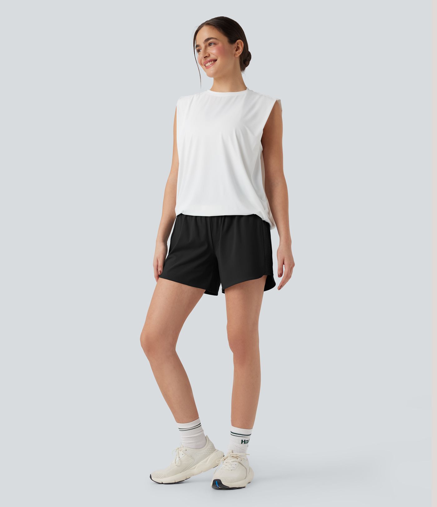 SoCinched Super short de yoga 2-en-1 taille haute galbant le ventre, mesh contrasté, 5'' avec poches