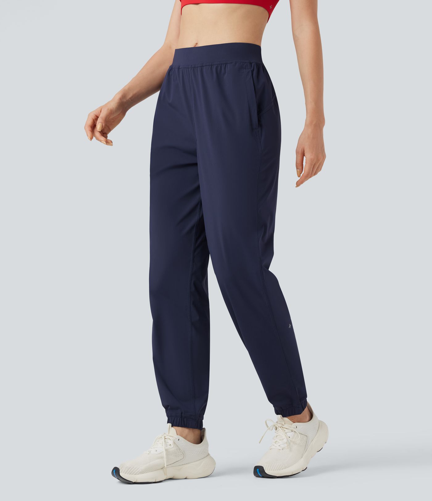 Workout-Jogginghose mit mittelhohem Bund und mehreren Taschen - schnelltrocknend