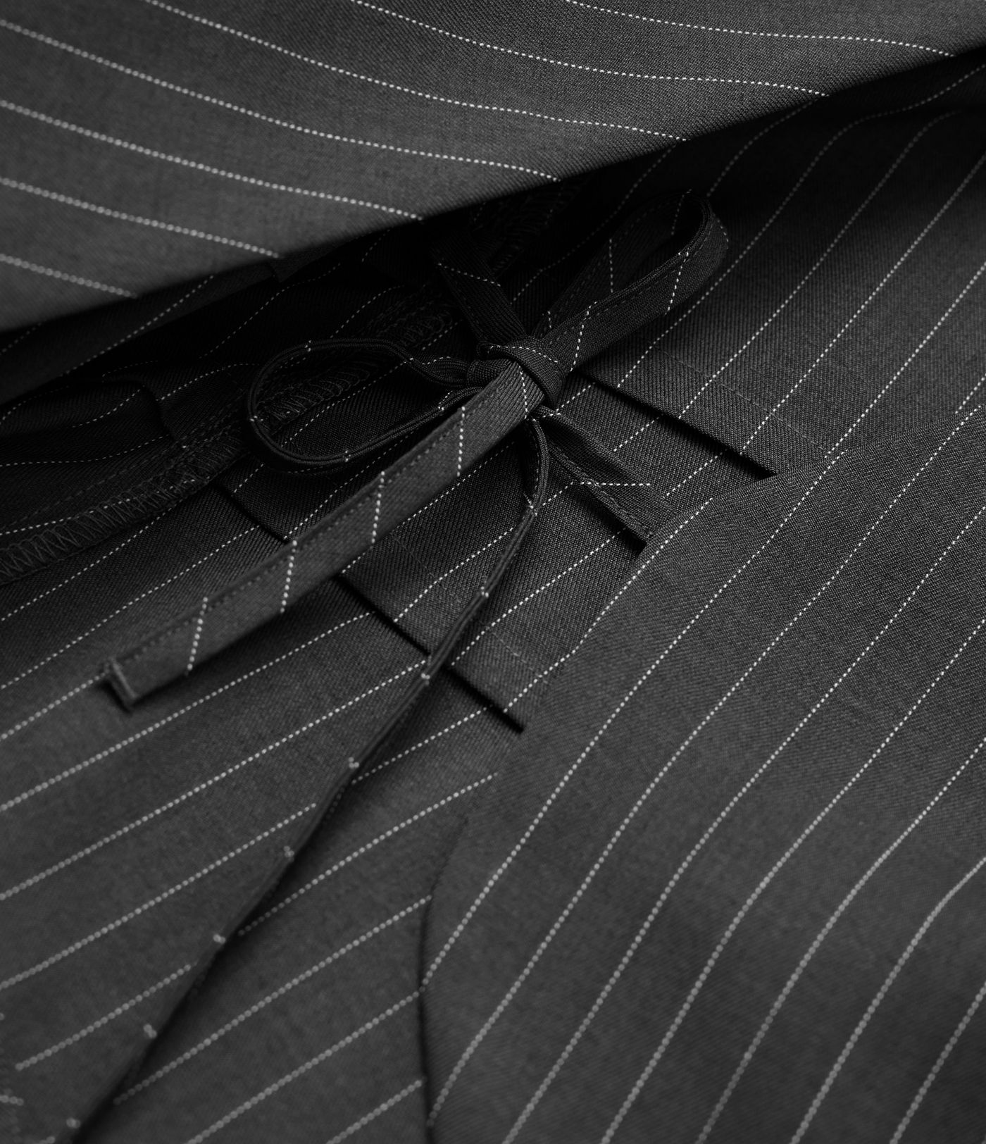 Camisa de oficina de manga larga cruzada con cordones y rayas