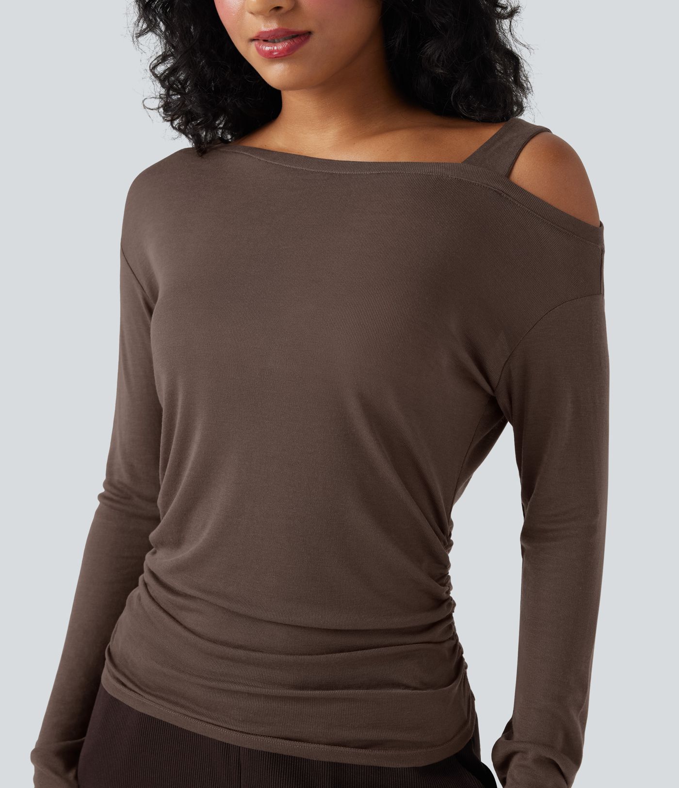 T-shirt décontracté asymétrique en mélange de laine à une épaule et manches longues