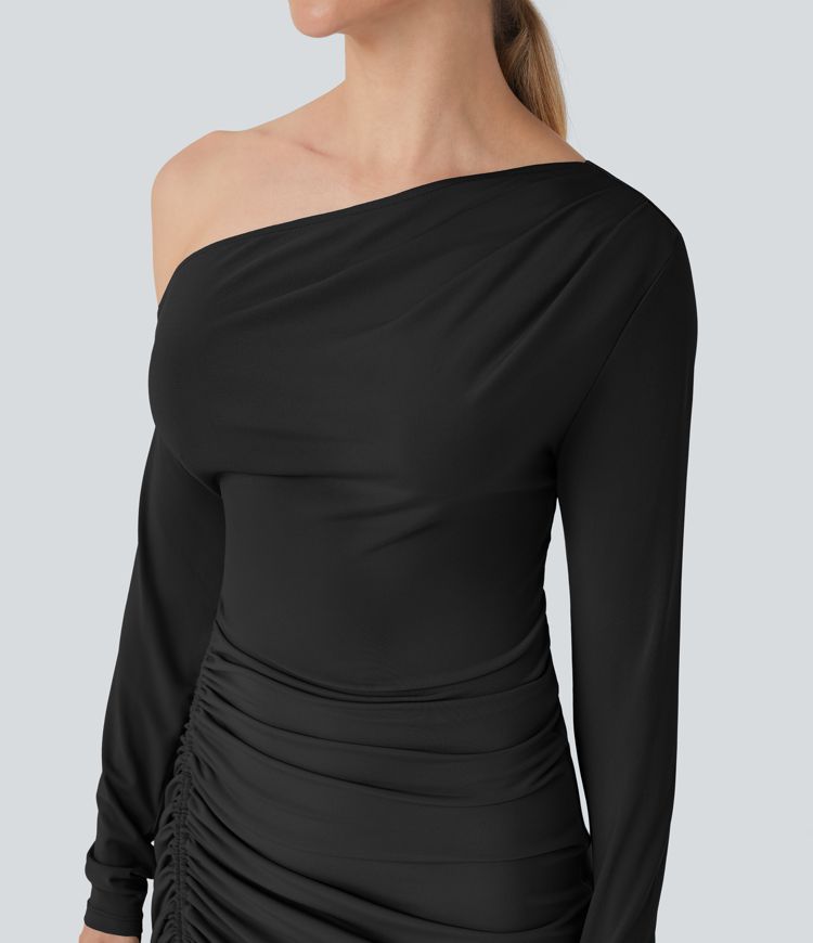 Robe moulante mi-longue une épaule manches longues froncée avec fente