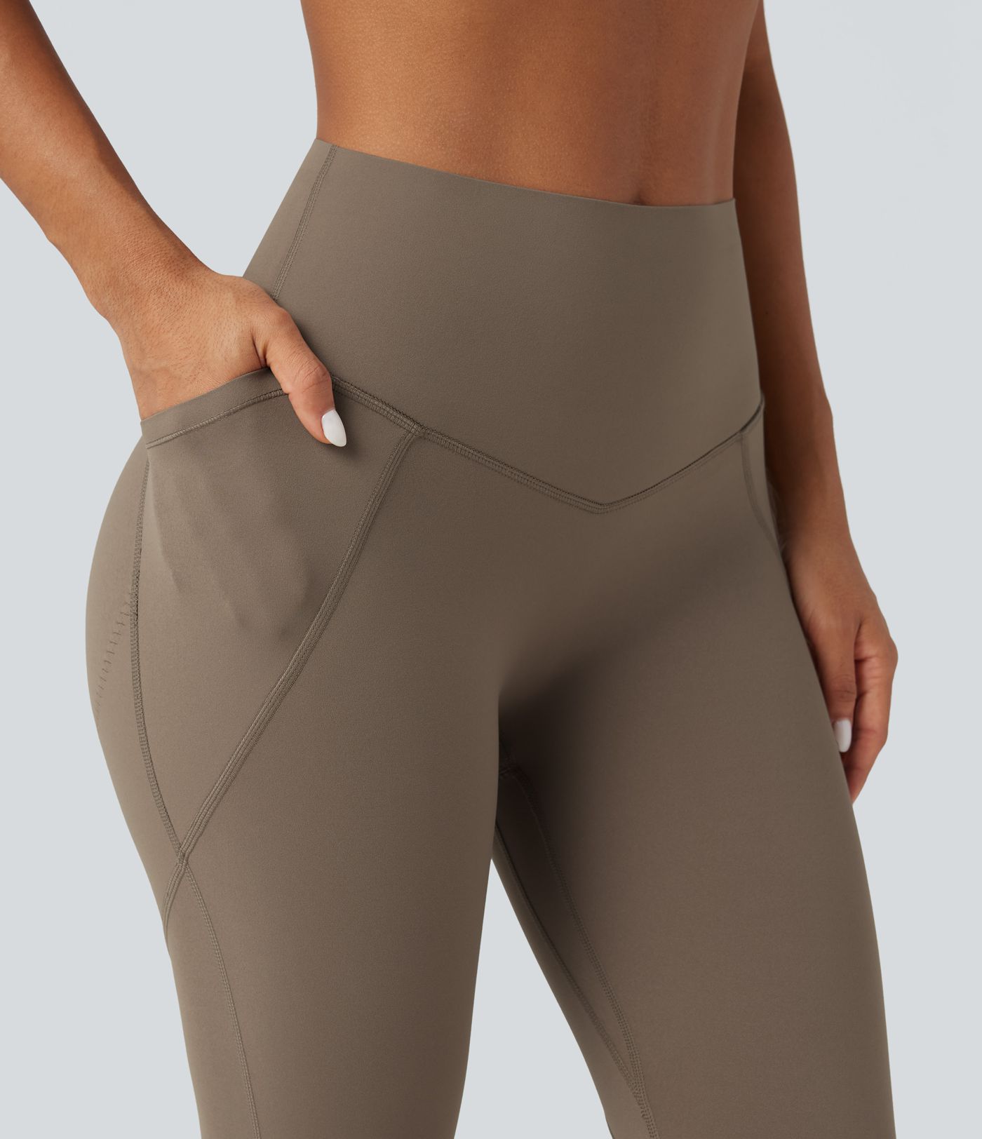 Leggings Halara UltraSculpt™ de tiro alto con control de abdomen, levantamiento de glúteos push-up en largo 7/8 con bolsillos