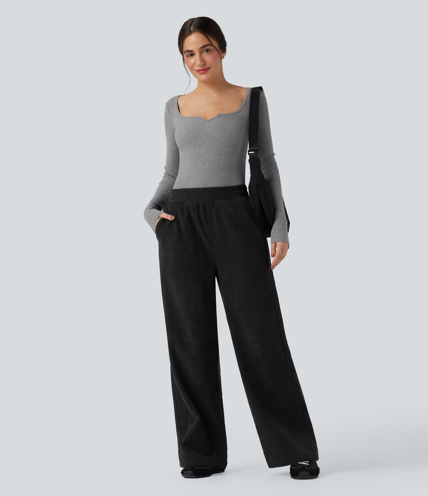 Hochsitzende, gerade geschnittene Fleece-Cord-Freizeithose mit Taschen