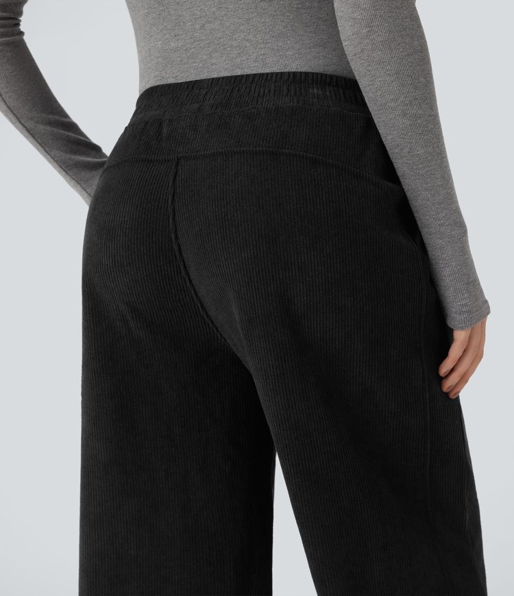 Hochsitzende, gerade geschnittene Fleece-Cord-Freizeithose mit Taschen