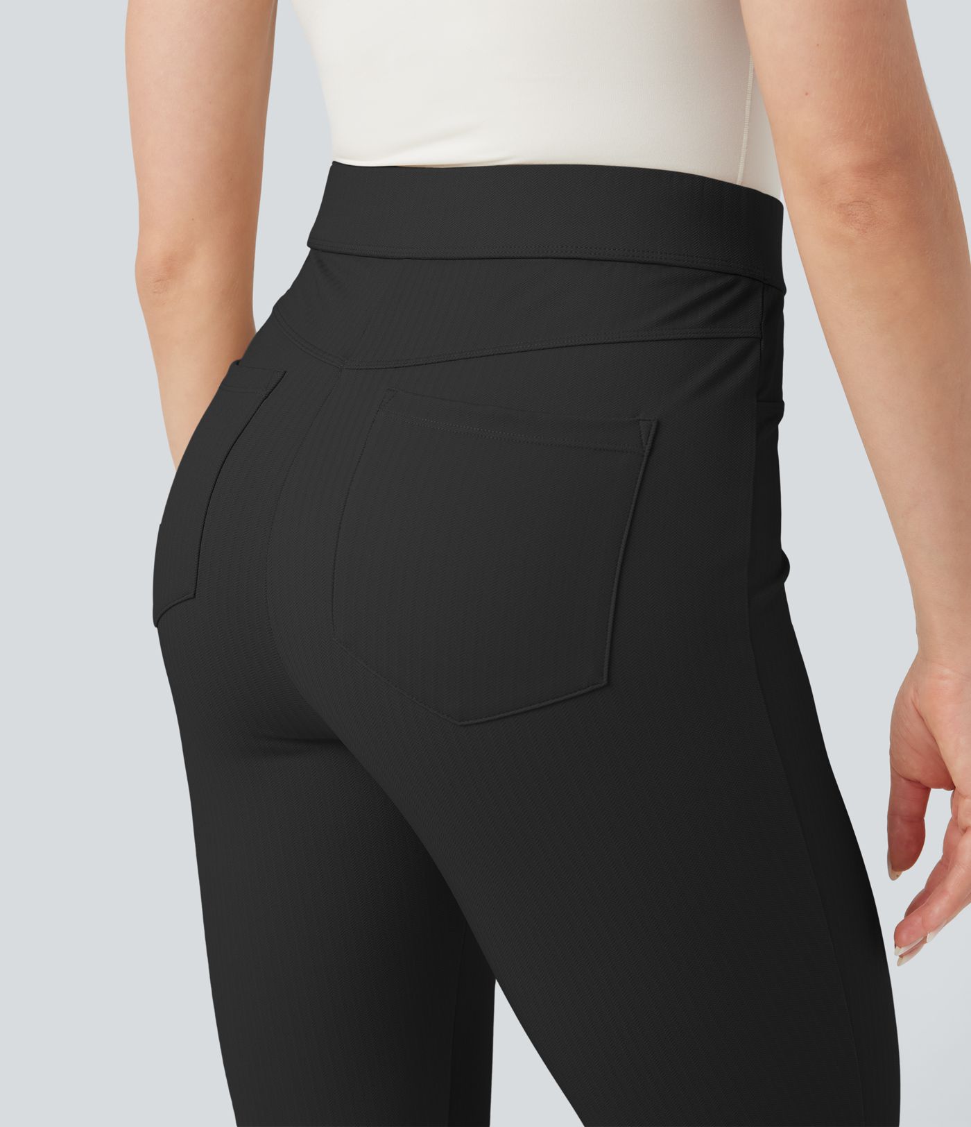 Halara Flex™ - Stoffhose mit hohem Bund, Gesäßtaschen, Bauchkontrolle und Fischgrätenmuster