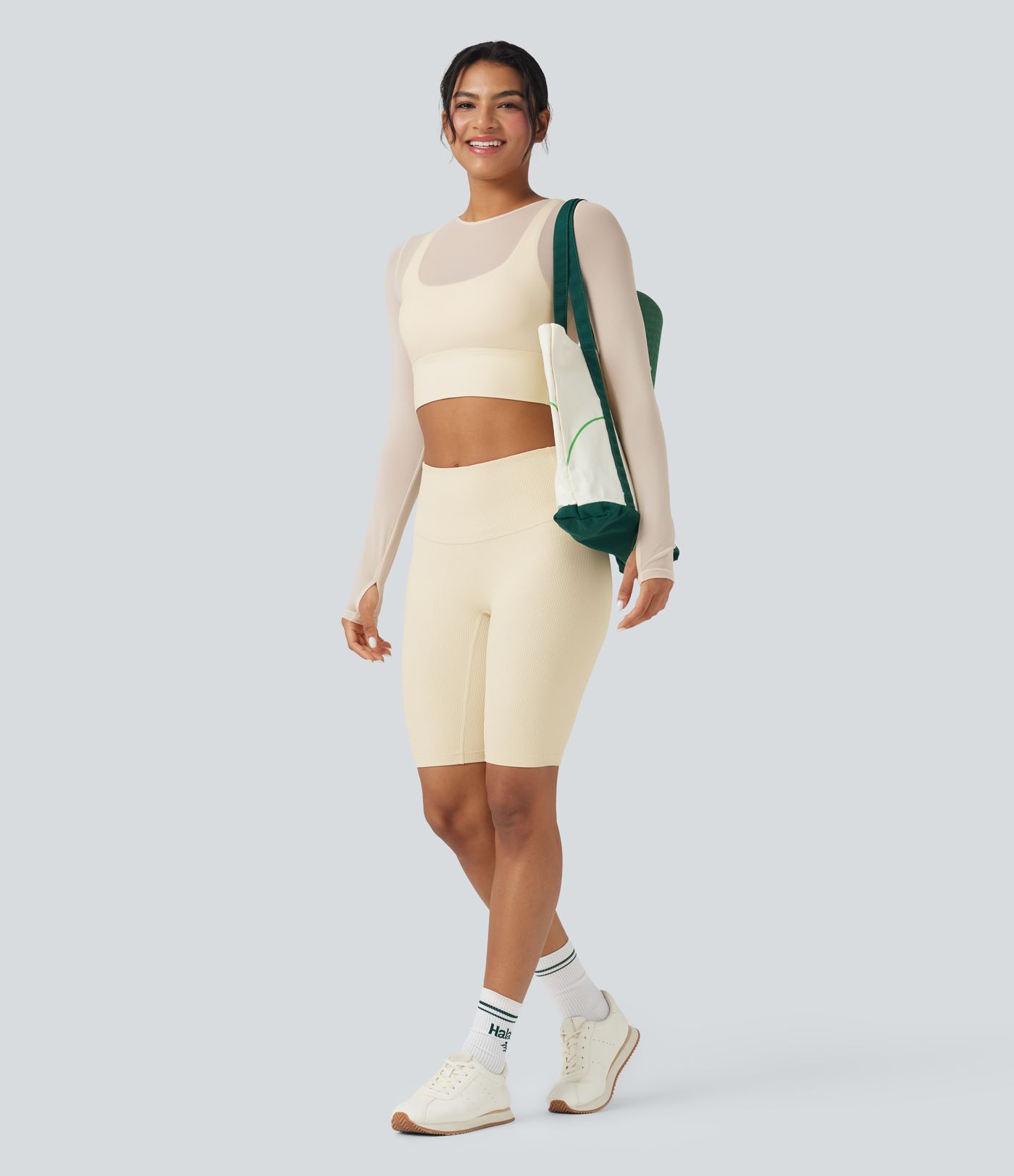 Verkürztes 2-in-1 Yoga-Sport-Top mit langen Ärmeln, Daumenlöchern und kontrastierendem Mesh