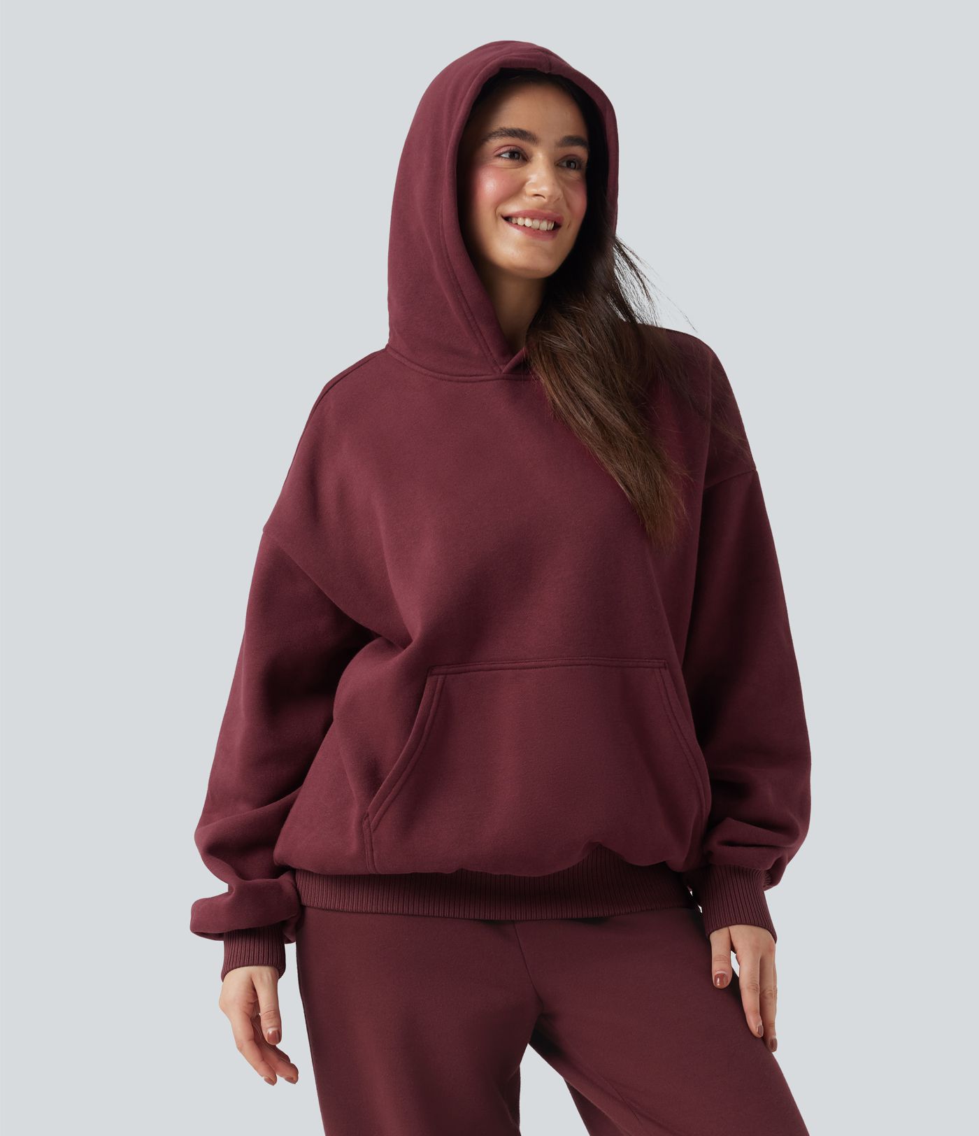 Lässiges Baumwoll-Sweatshirt mit Seitentaschen, Kapuze und langen Ärmeln