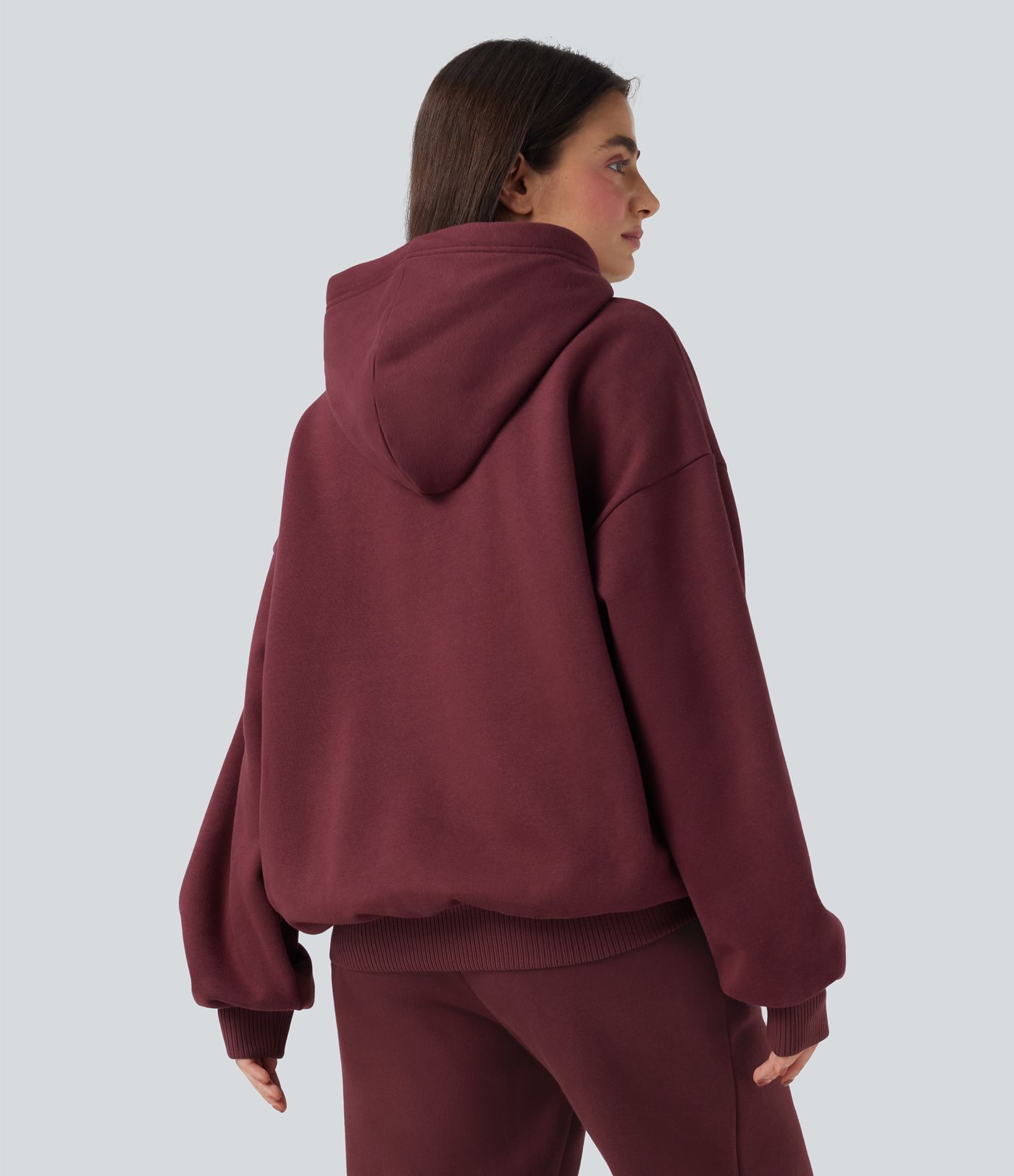 Lässiges Baumwoll-Sweatshirt mit Seitentaschen, Kapuze und langen Ärmeln