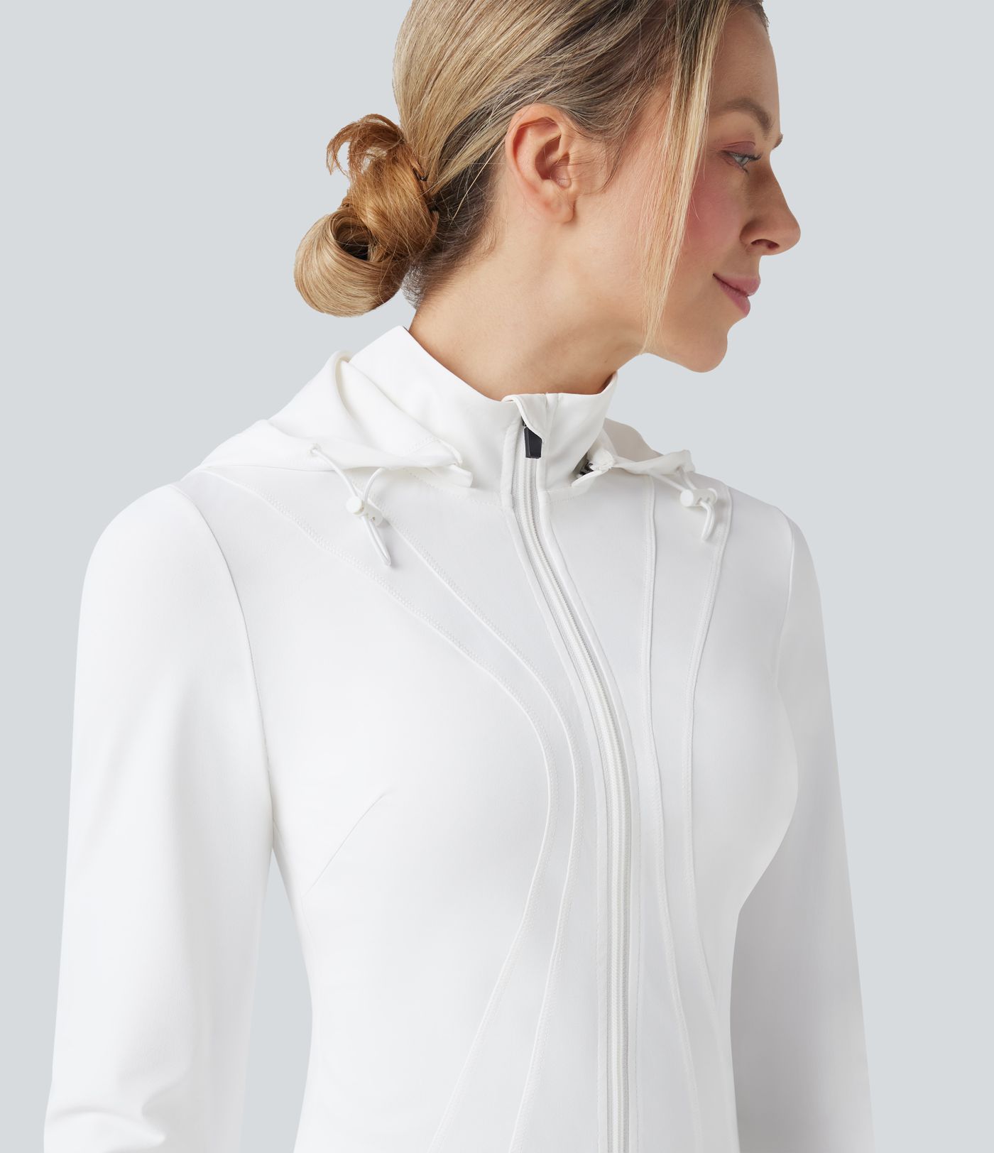 Veste de randonnée ajustée capuche amovible à trous pouces ourlet volants