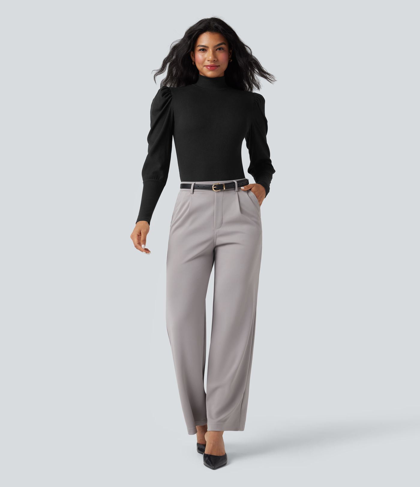 Enger Arbeitsbodysuit aus geripptem Strick mit hohem Kragen und Puffärmeln