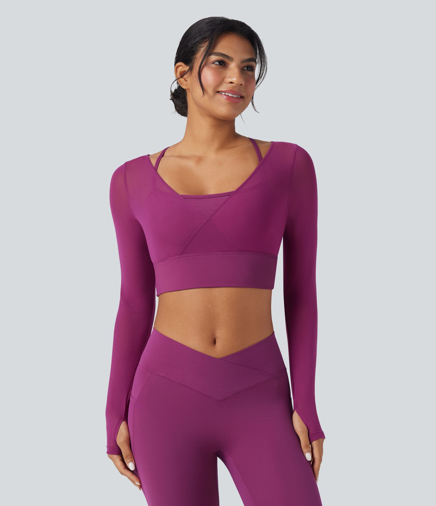 Softlyzero™ Plush - Kurzes 2-in-1 Yoga-Sport-Top mit langen Ärmeln, Daumenlöchern und kontrastierendem Mesh