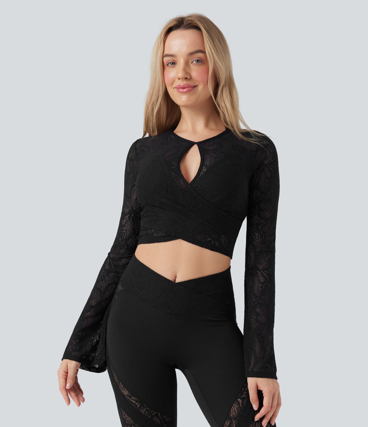 Haut de sport yoga col rond manches longues à volants découpé dentelle transparente