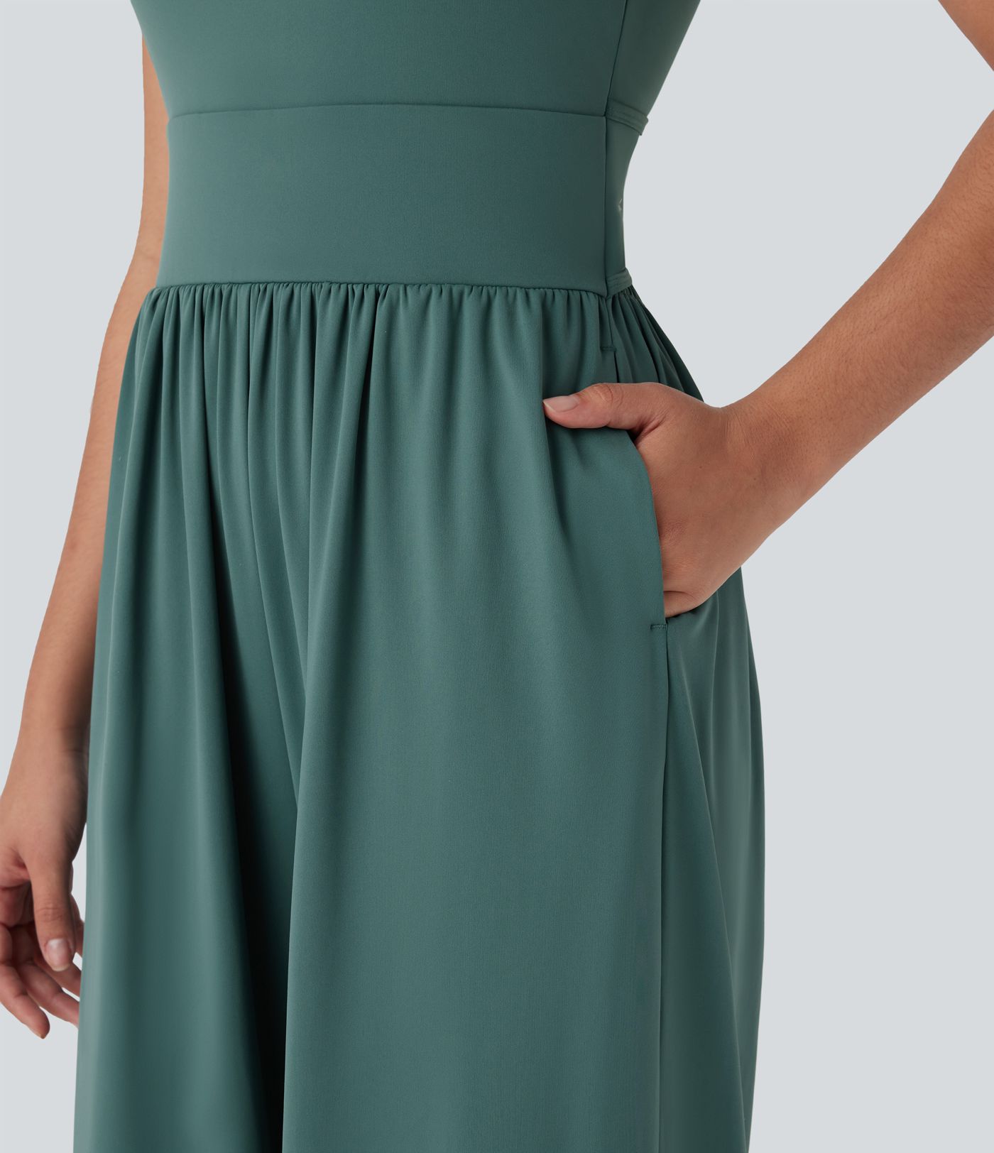 Mono de yoga ancho Softlyzero™ con tirantes cruzados, espalda descubierta, tacto fresco y bolsillos - Easy Peezy