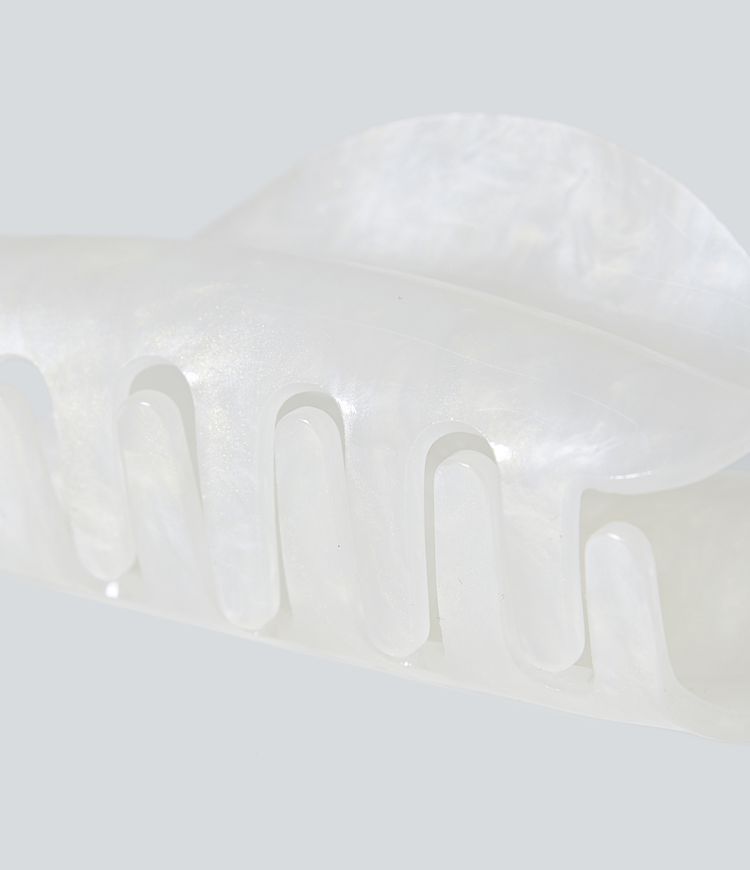 Pince à cheveux en plastique