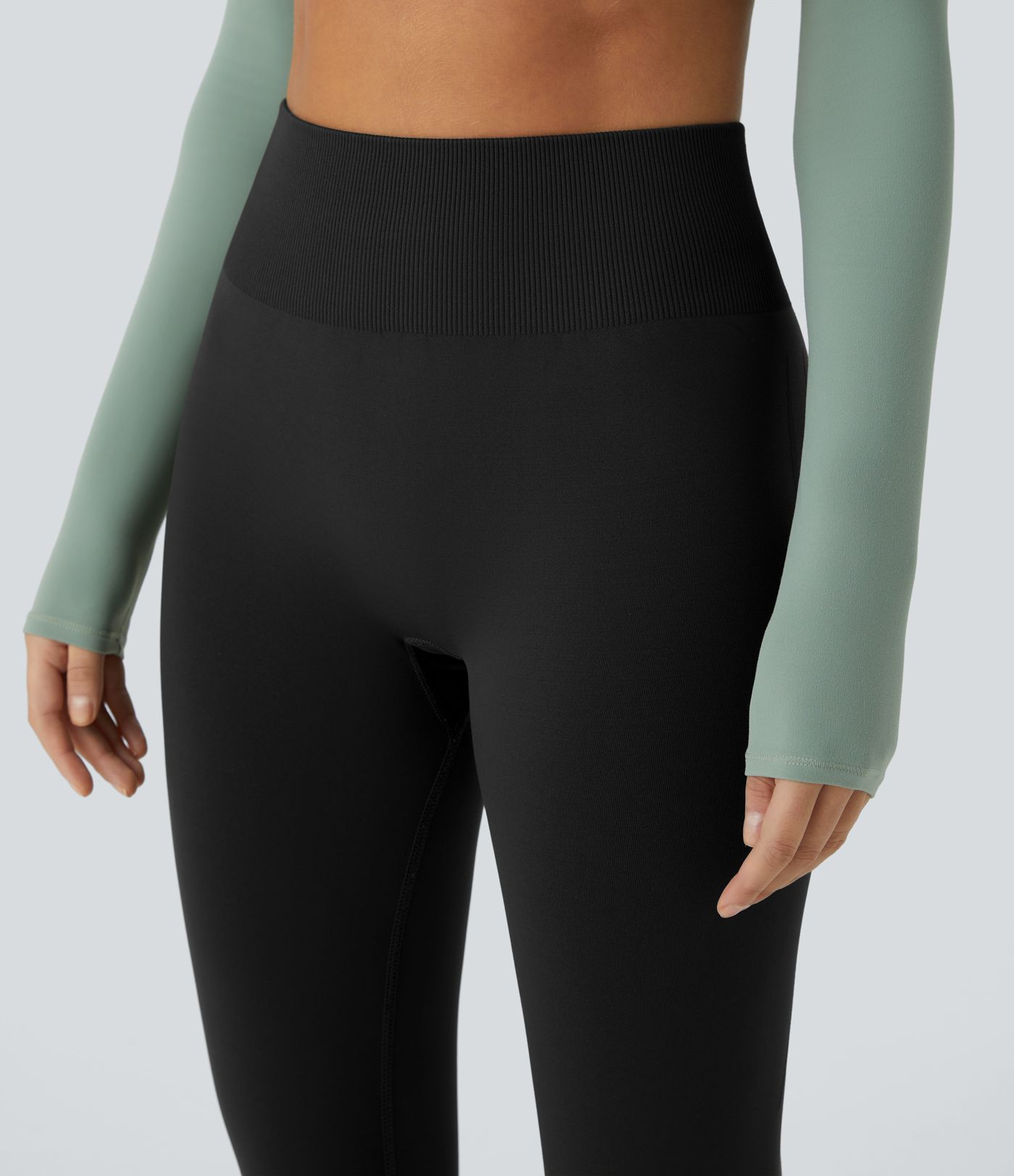 OneForm - Yoga-Leggings mit mittelhohem Bund, Bauchkontrolle und nahtlosem Flow - Po-Lifting