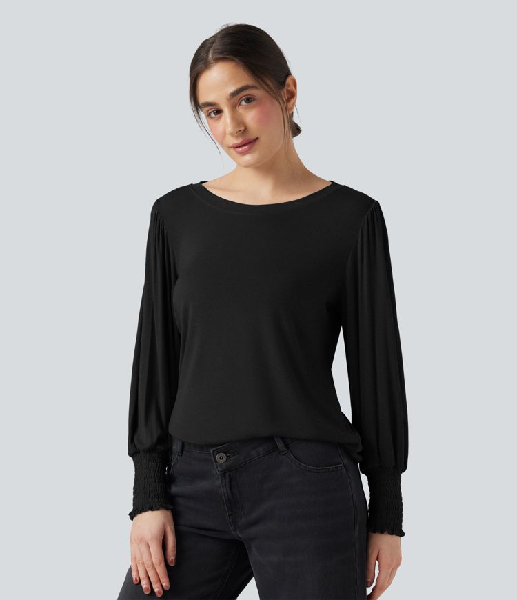 Hversdagslegur toppur með hringháls og púffermum